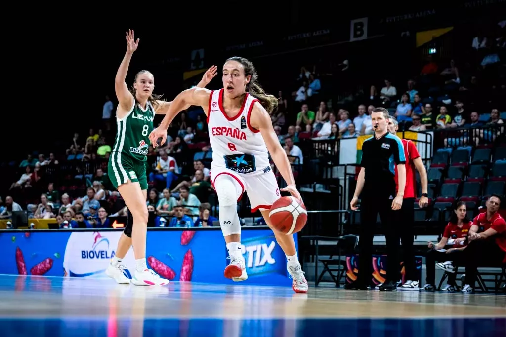 Un momento del partido entre España y Lituania. Foto: X @BaloncestoESP