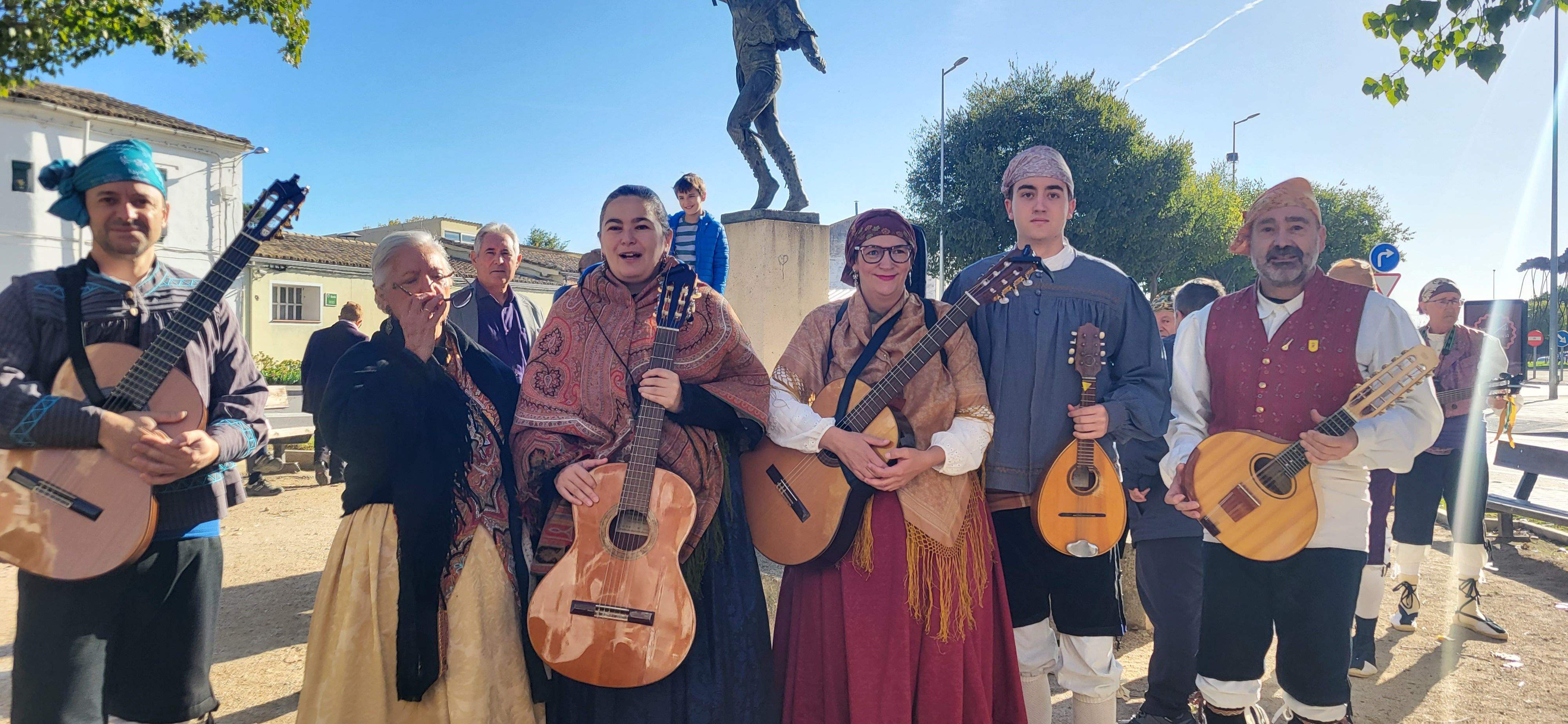 Ofrenda de flores y frutos del barrio de Santo Domingo y San Martín. Foto Myriam Martínez 