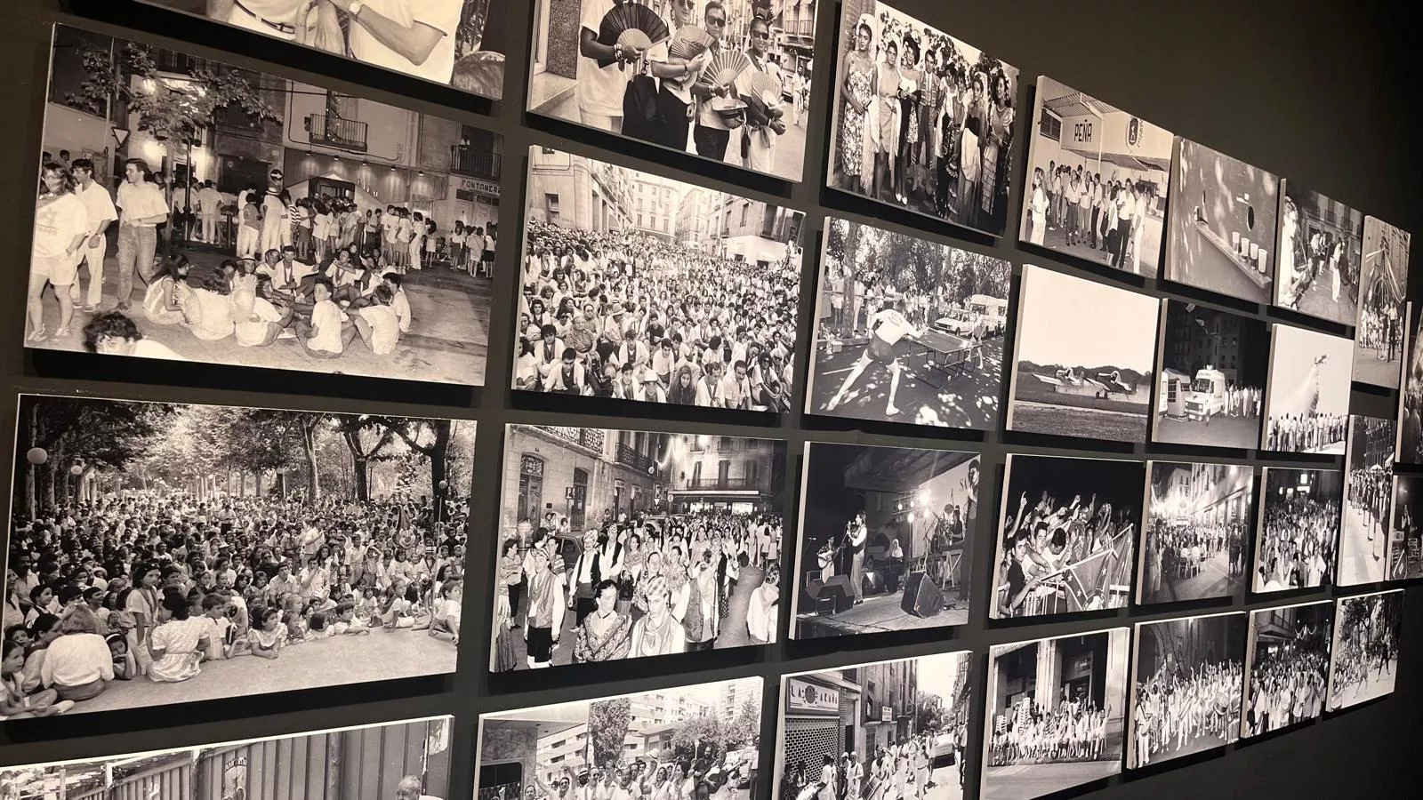 Exposición de Víctor Ibáñez 'San Lorenzo, fiestas irrepetibles'. Foto Mercedes Manterola