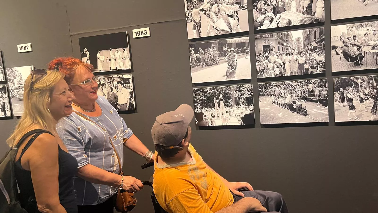 Exposición de Víctor Ibáñez 'San Lorenzo, fiestas irrepetibles'. Foto Mercedes Manterola