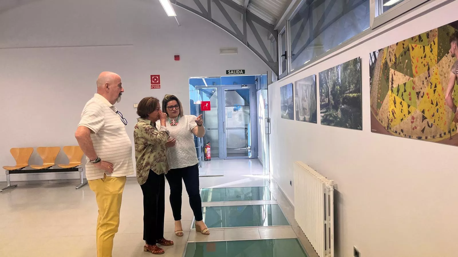 Exposición de Jacques Valat en el 60 aniversario del hermanamiento Huesca-Tarbes. Foto Mercedes Manterola