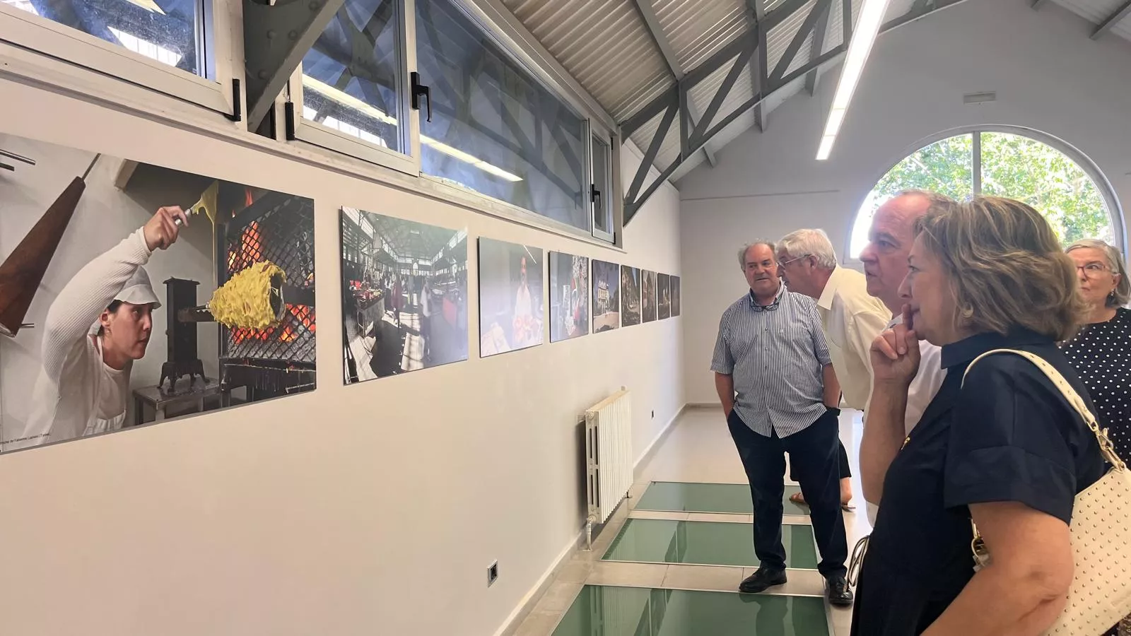 Exposición de Jacques Valat en el 60 aniversario del hermanamiento Huesca-Tarbes. Foto Mercedes Manterola