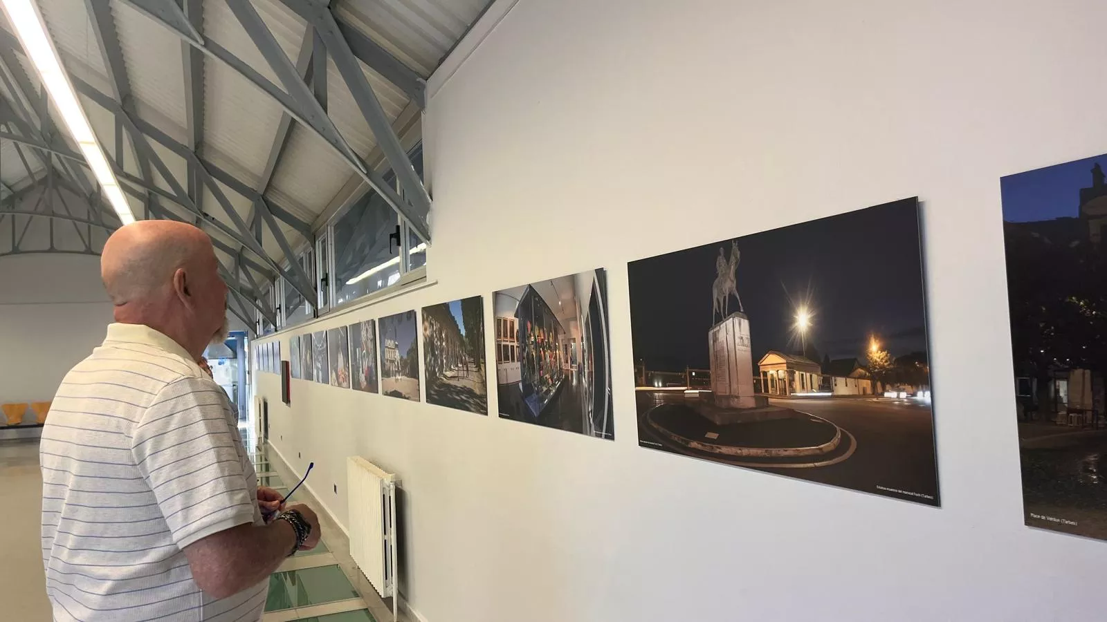 Exposición de Jacques Valat en el 60 aniversario del hermanamiento Huesca-Tarbes. Foto Mercedes Manterola