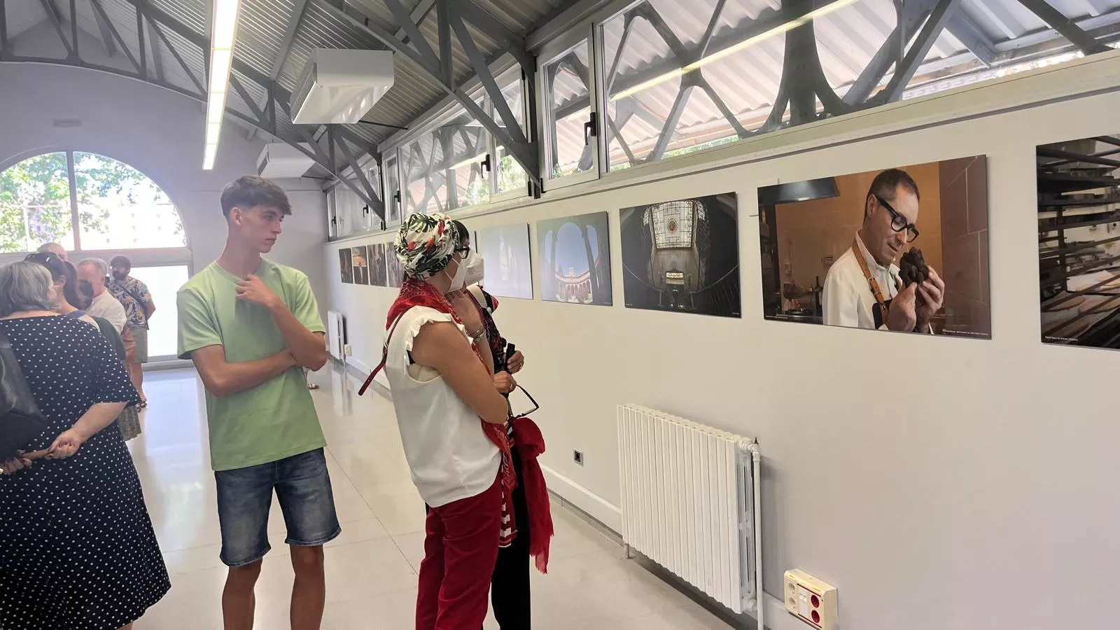 Exposición de Jacques Valat en el 60 aniversario del hermanamiento Huesca-Tarbes. Foto Mercedes Manterola