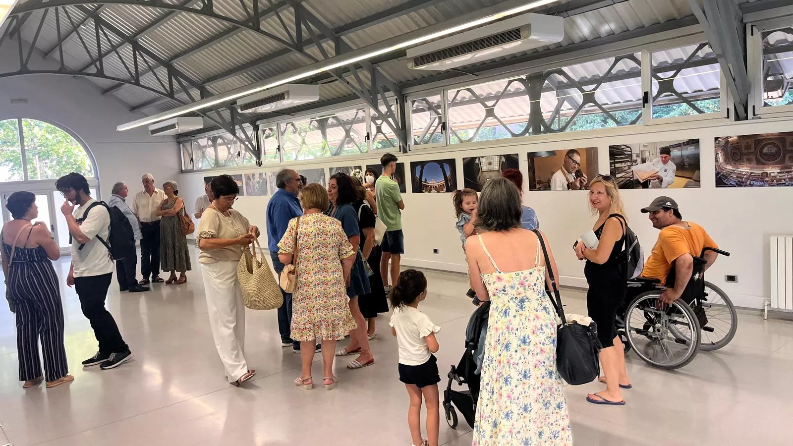 Exposición de Jacques Valat en el 60 aniversario del hermanamiento Huesca-Tarbes. Foto Mercedes Manterola