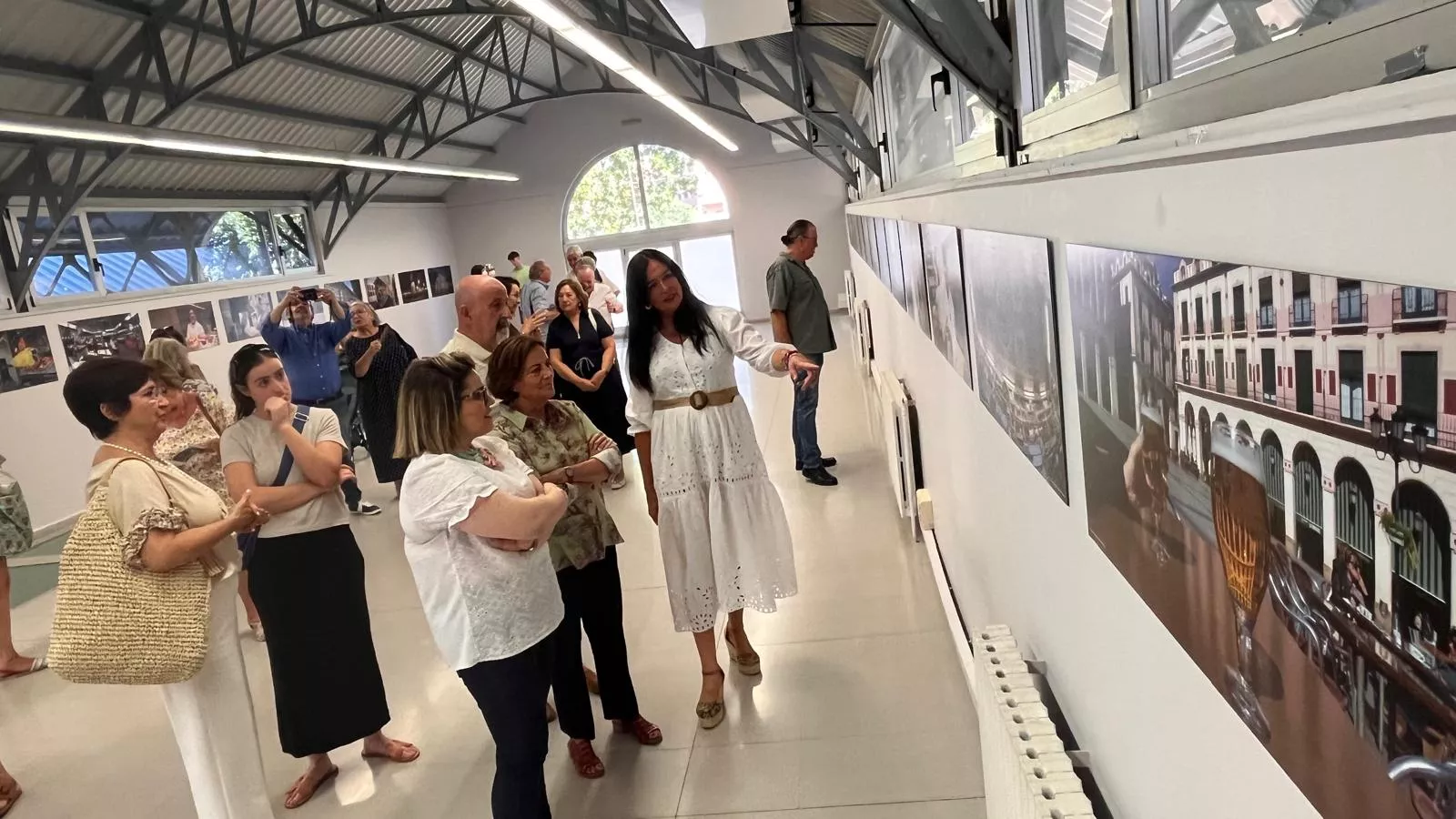 Exposición de Jacques Valat en el 60 aniversario del hermanamiento Huesca-Tarbes. Foto Mercedes Manterola