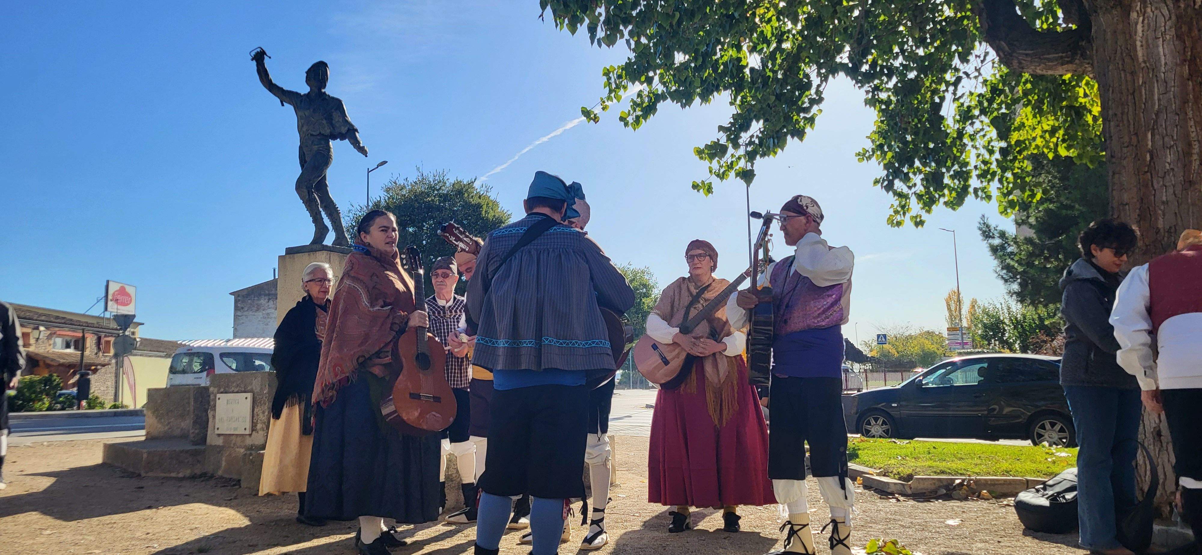 Ofrenda de flores y frutos del barrio de Santo Domingo y San Martín. Foto Myriam Martínez 