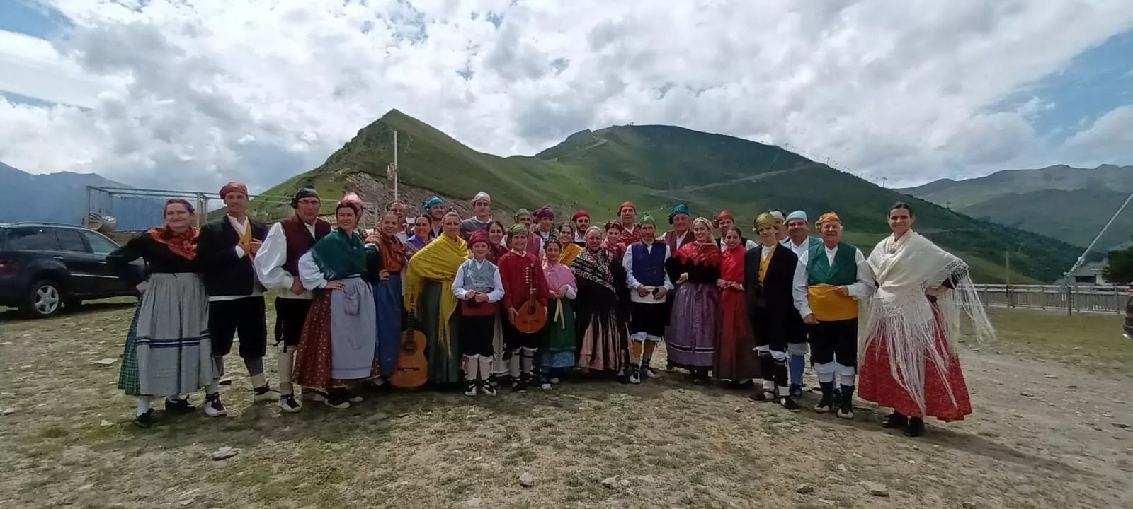 La Agrupación Folklórica Santa Cecilia en el Tour de Francia 