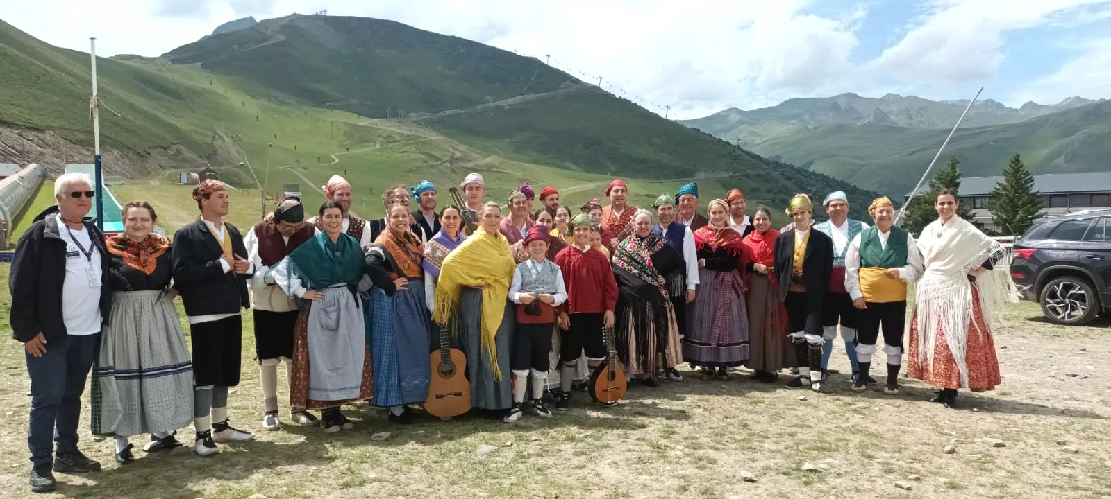 La Agrupación Folklórica Santa Cecilia en el Tour de Francia 