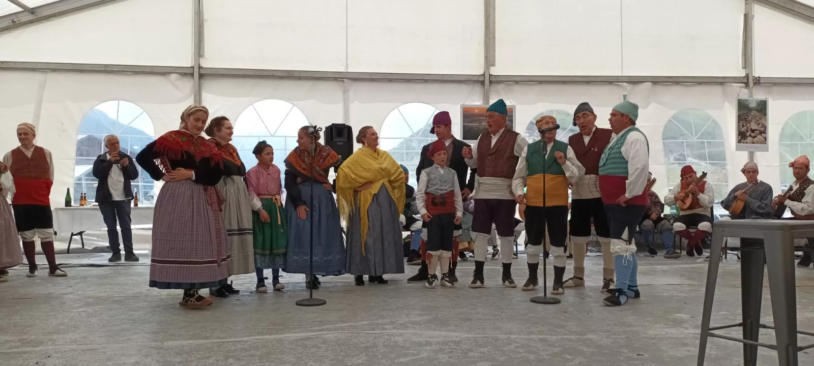 La Agrupación Folklórica Santa Cecilia en el Tour de Francia 