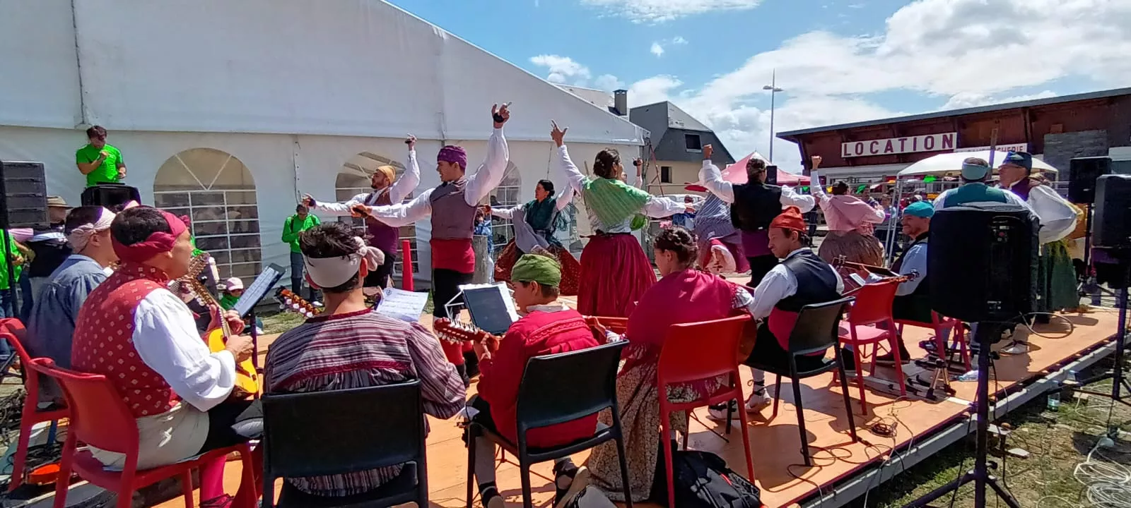 La Agrupación Folklórica Santa Cecilia en el Tour de Francia 