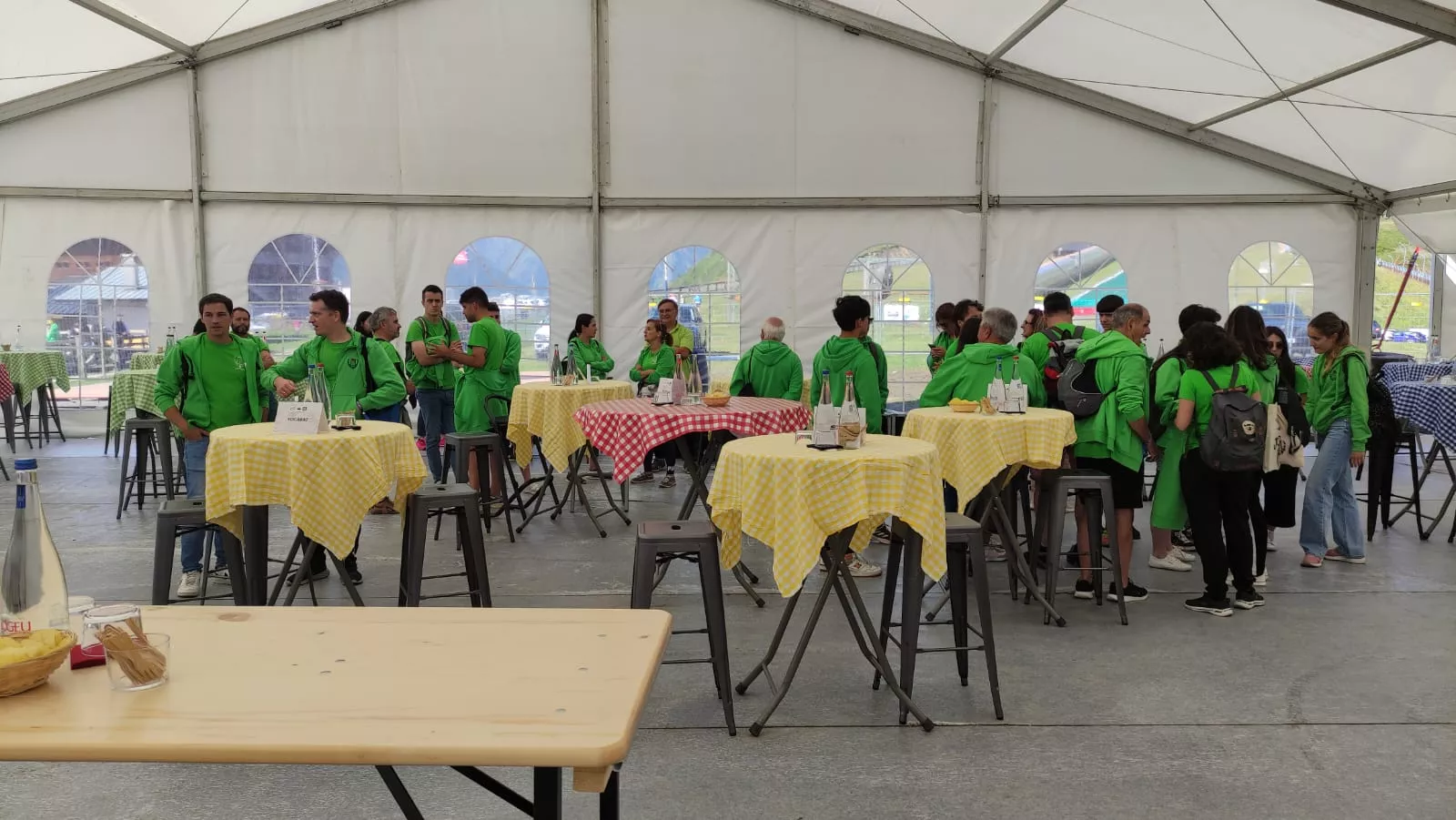 La Agrupación Folklórica Santa Cecilia en el Tour de Francia 