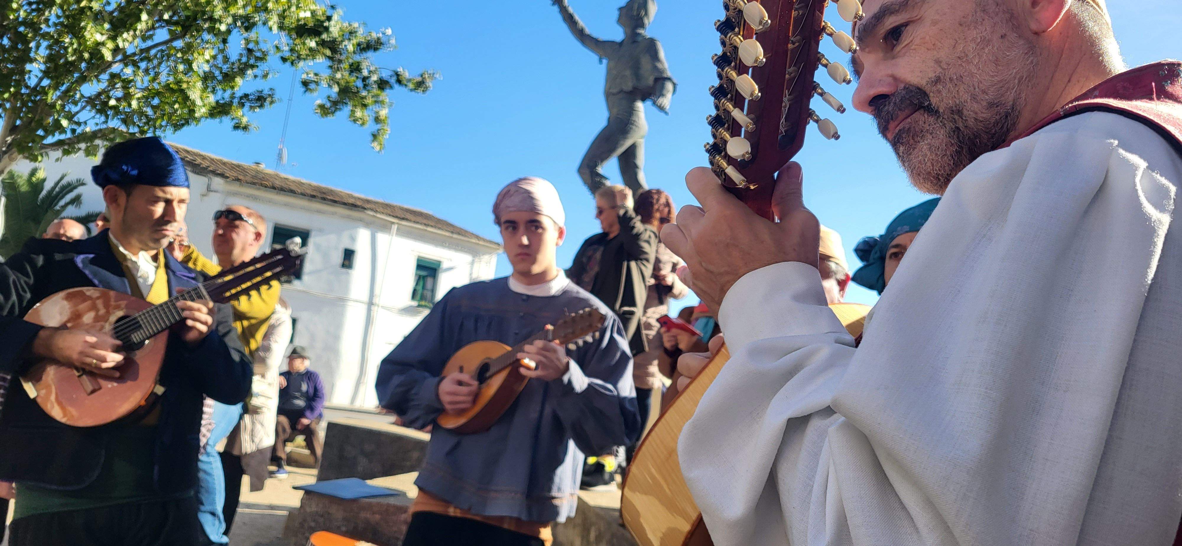 Ofrenda de flores y frutos del barrio de Santo Domingo y San Martín. Foto Myriam Martínez 