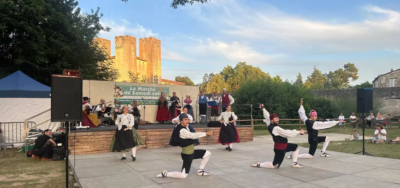 Asociación Folklórica del Somontano en Barbaste.