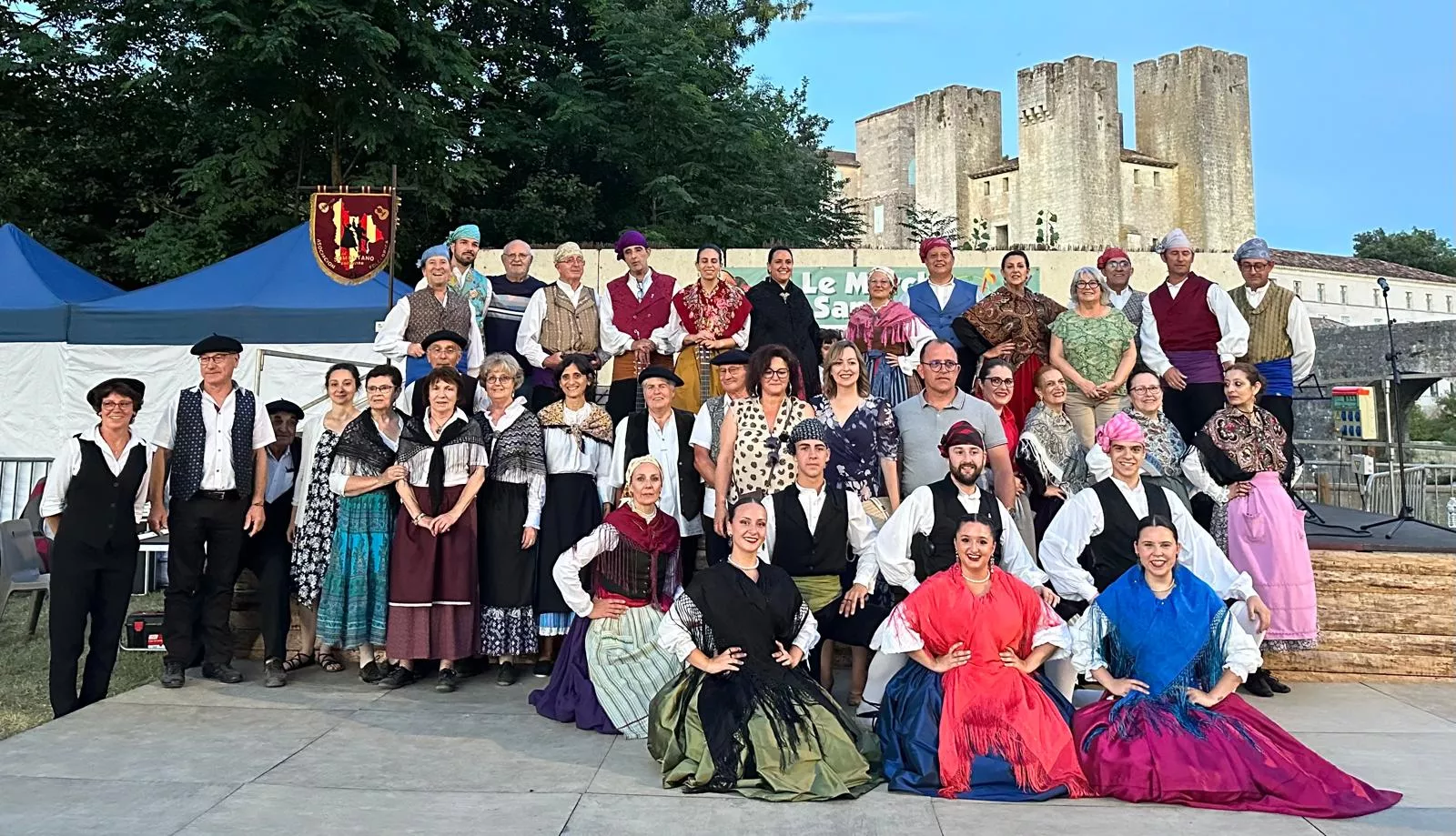 Asociación Folklórica del Somontano en Barbaste.