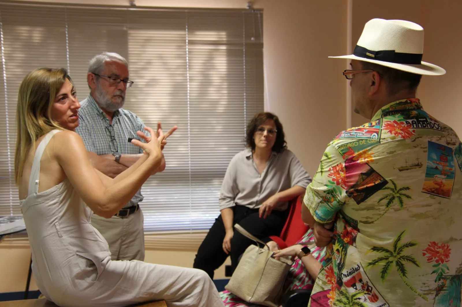 Charla de Joana Masó en Sariñena. Foto Carlos Neofato 