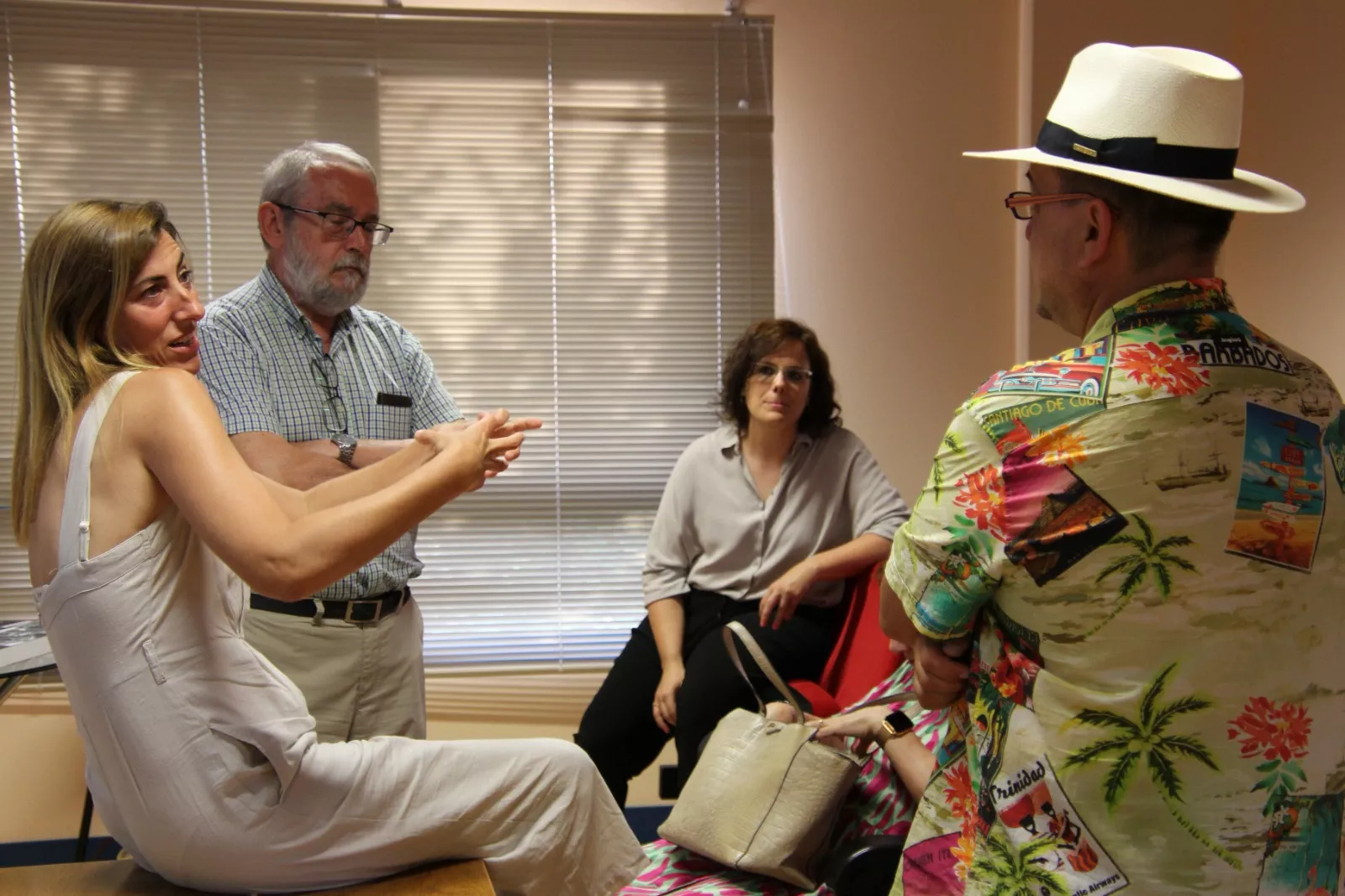 Charla de Joana Masó en Sariñena. Foto Carlos Neofato 
