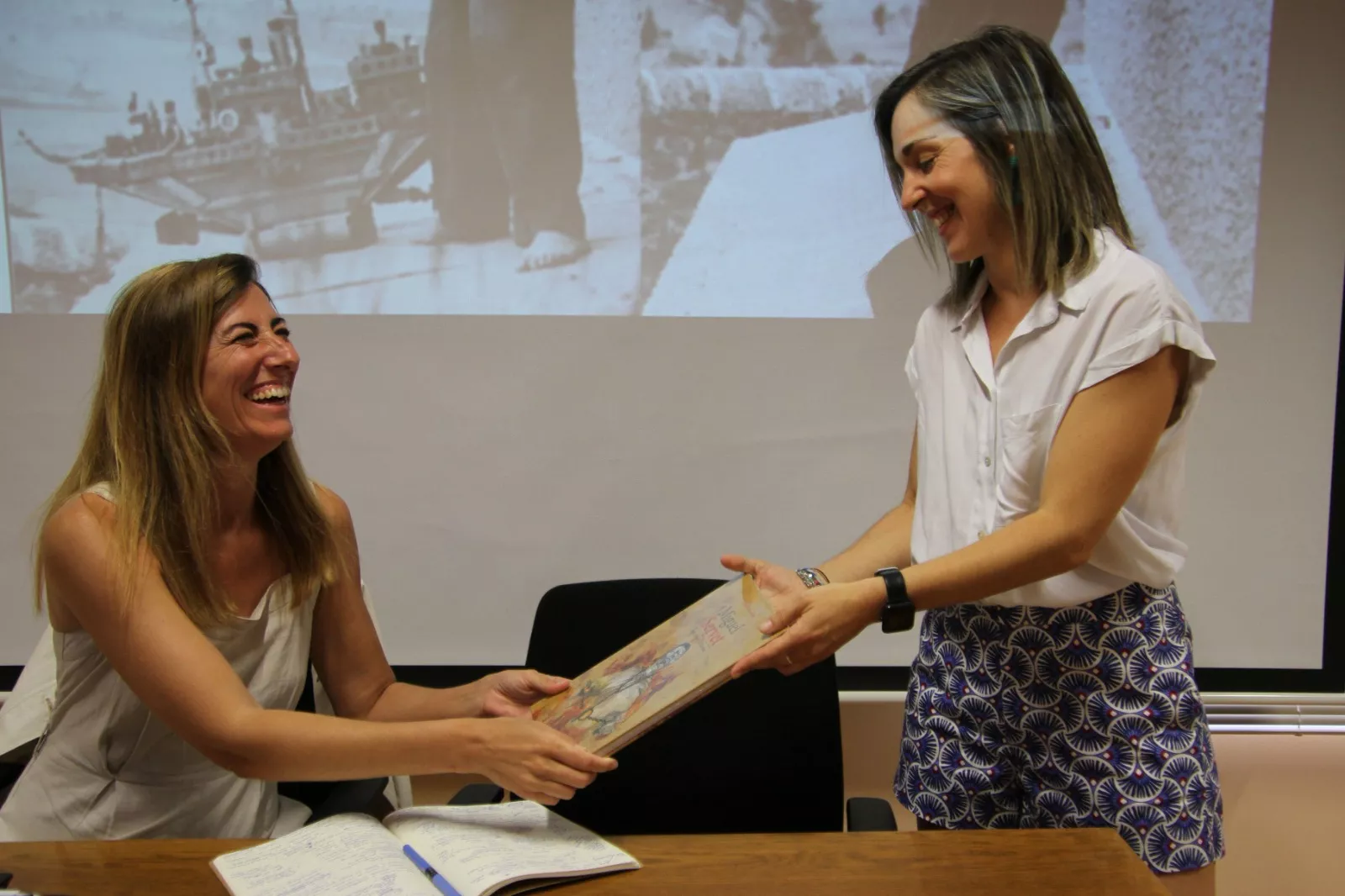Charla de Joana Masó en Sariñena. Foto Carlos Neofato 