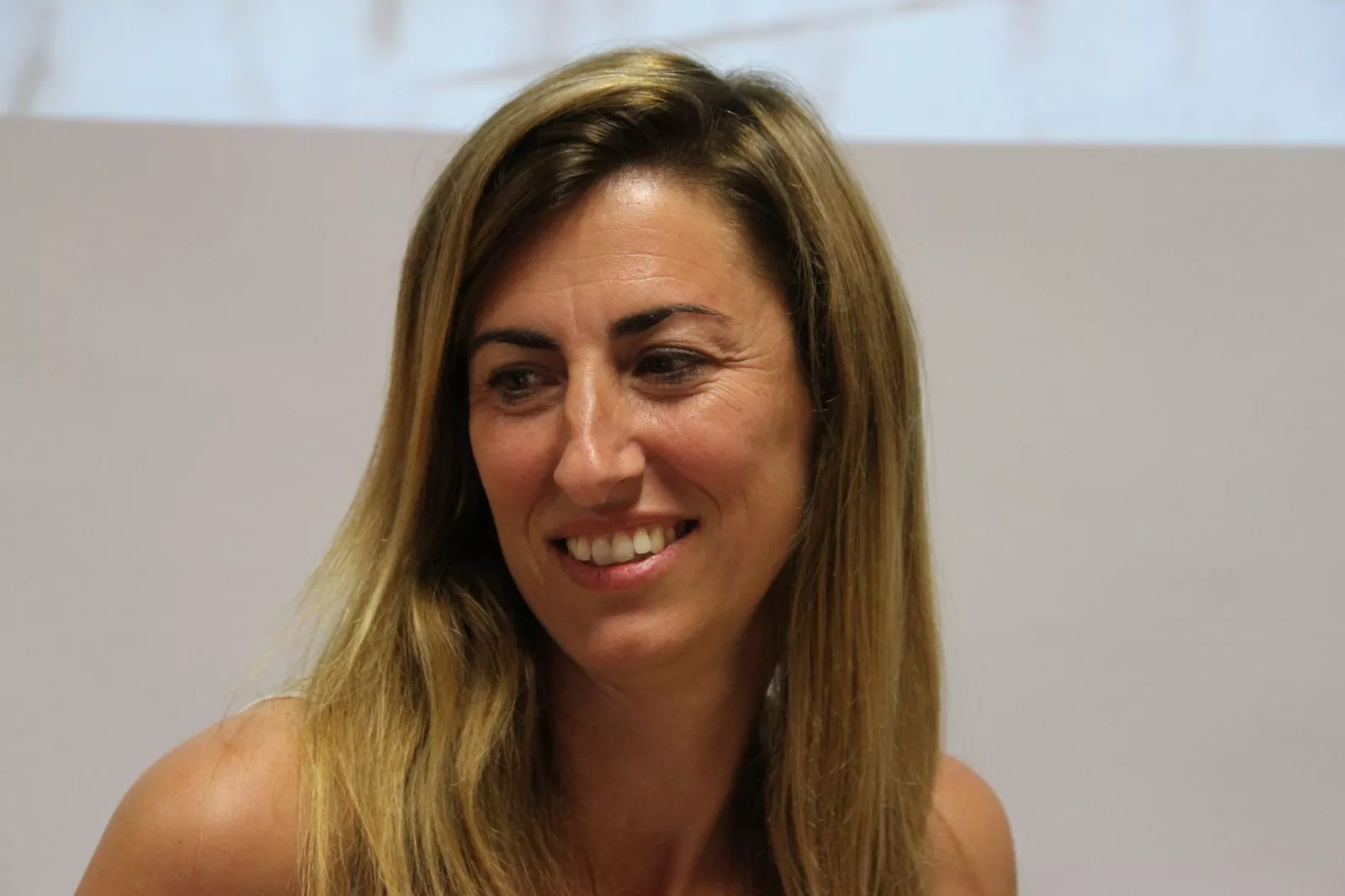 Charla de Joana Masó en Sariñena. Foto Carlos Neofato 