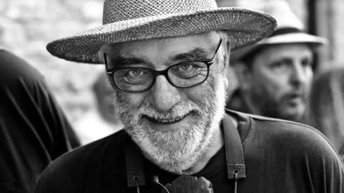 El músico barbastrense Blas Coscollar va a restaurar en el folclore actual melodías y bailes de los desaparecidos danzantes de Barbastro. El músico barbastrense Blas Coscollar va a restaurar en el folclore actual melodías y bailes de los desaparecidos danzantes de Barbastro.