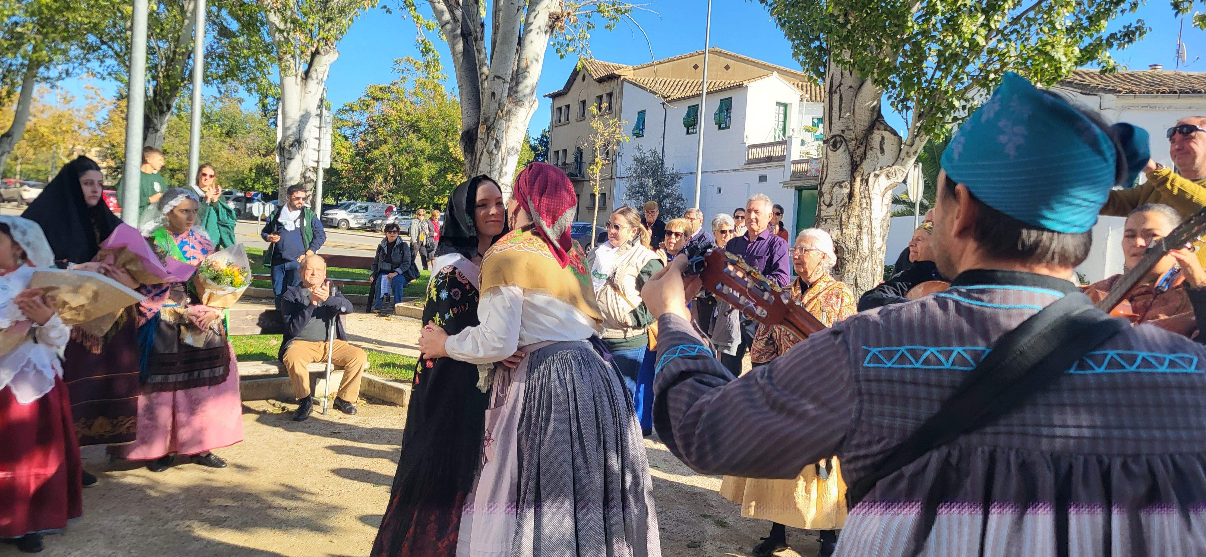 Ofrenda de flores y frutos del barrio de Santo Domingo y San Martín. Foto Myriam Martínez 
