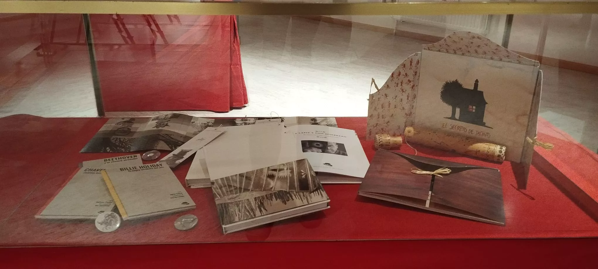 Exposición "A lápiz y con sombrero" en Jaca.