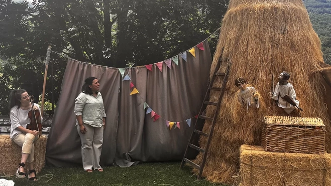 Títeres Etcétera han ofrecido el colorido y musical espectáculo Almavera. Títeres Etcétera han ofrecido el colorido y musical espectáculo Almavera.