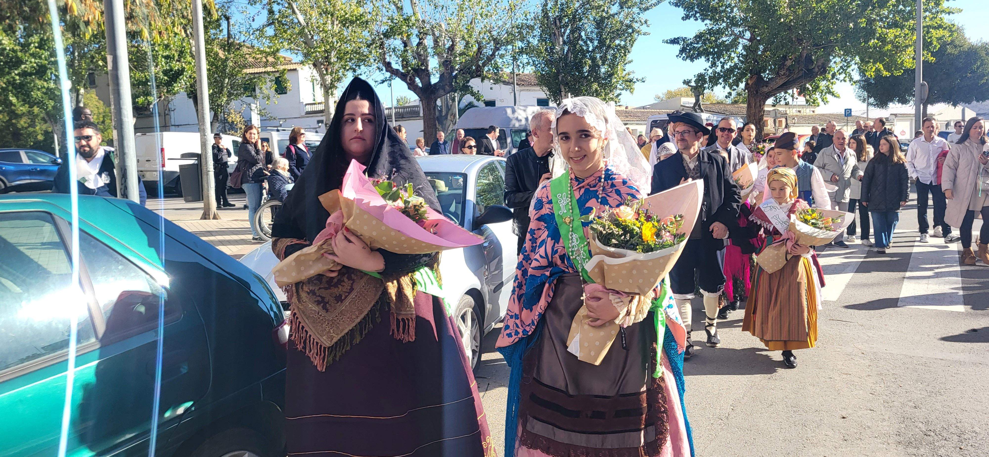 Ofrenda de flores y frutos del barrio de Santo Domingo y San Martín. Foto Myriam Martínez 