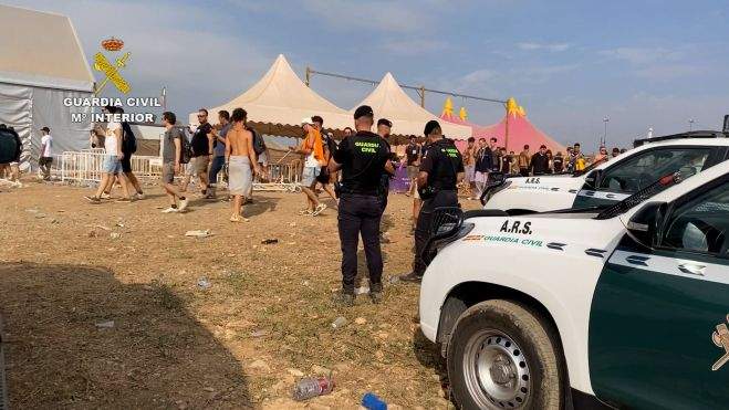 La Guardia Civil denuncia a750 personas en el Monegros Desert Festival La Guardia Civil denuncia a750 personas en el Monegros Desert Festival