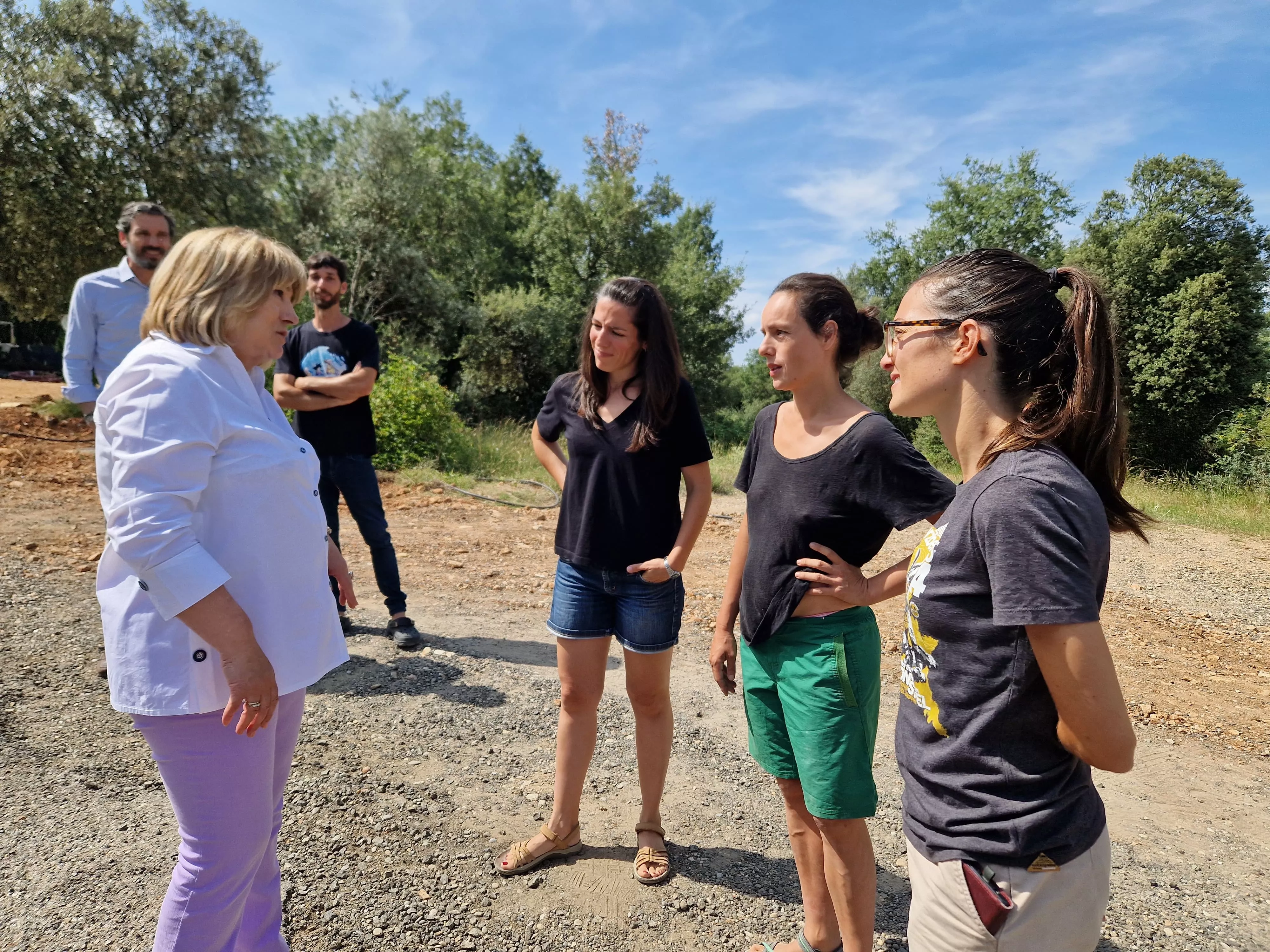  Visita de la consejera de Educación a Caneto.