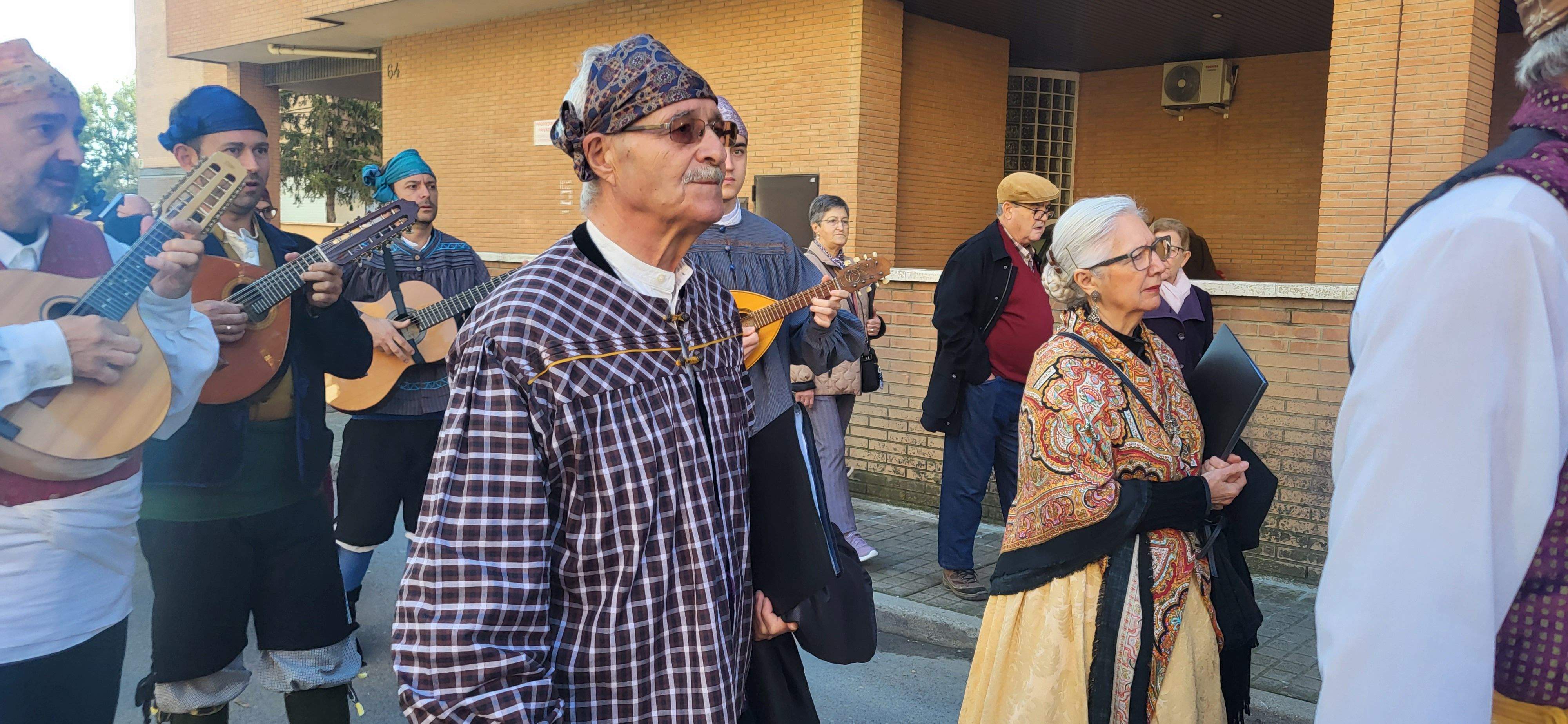 Ofrenda de flores y frutos del barrio de Santo Domingo y San Martín. Foto Myriam Martínez 