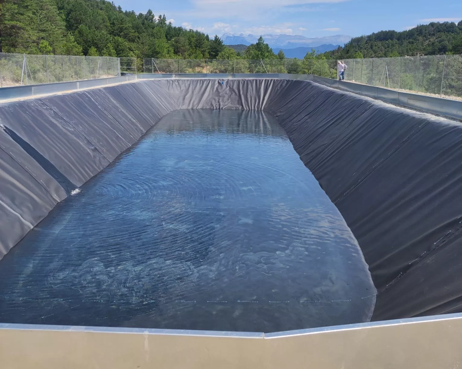 Nueva balsa que garantizará el suministro a pueblos del sur del municipio de Aínsa.