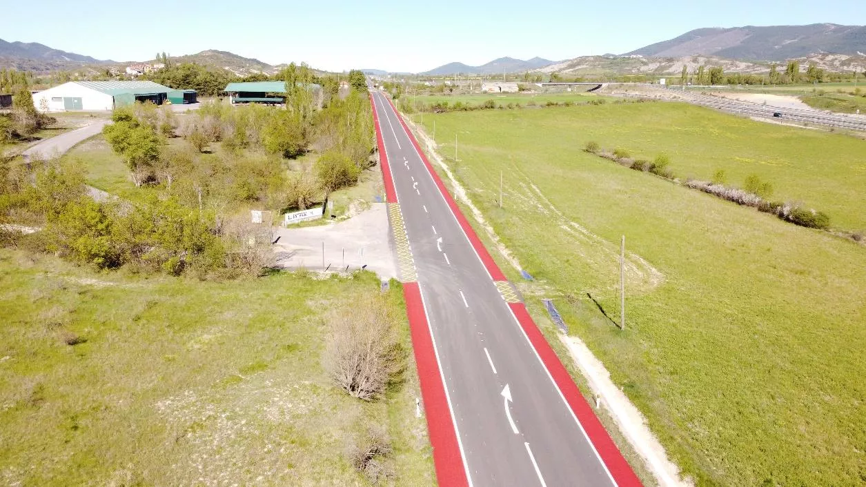 Vía Ciclista en la N-330 entre Jaca y Sabiñánigo.