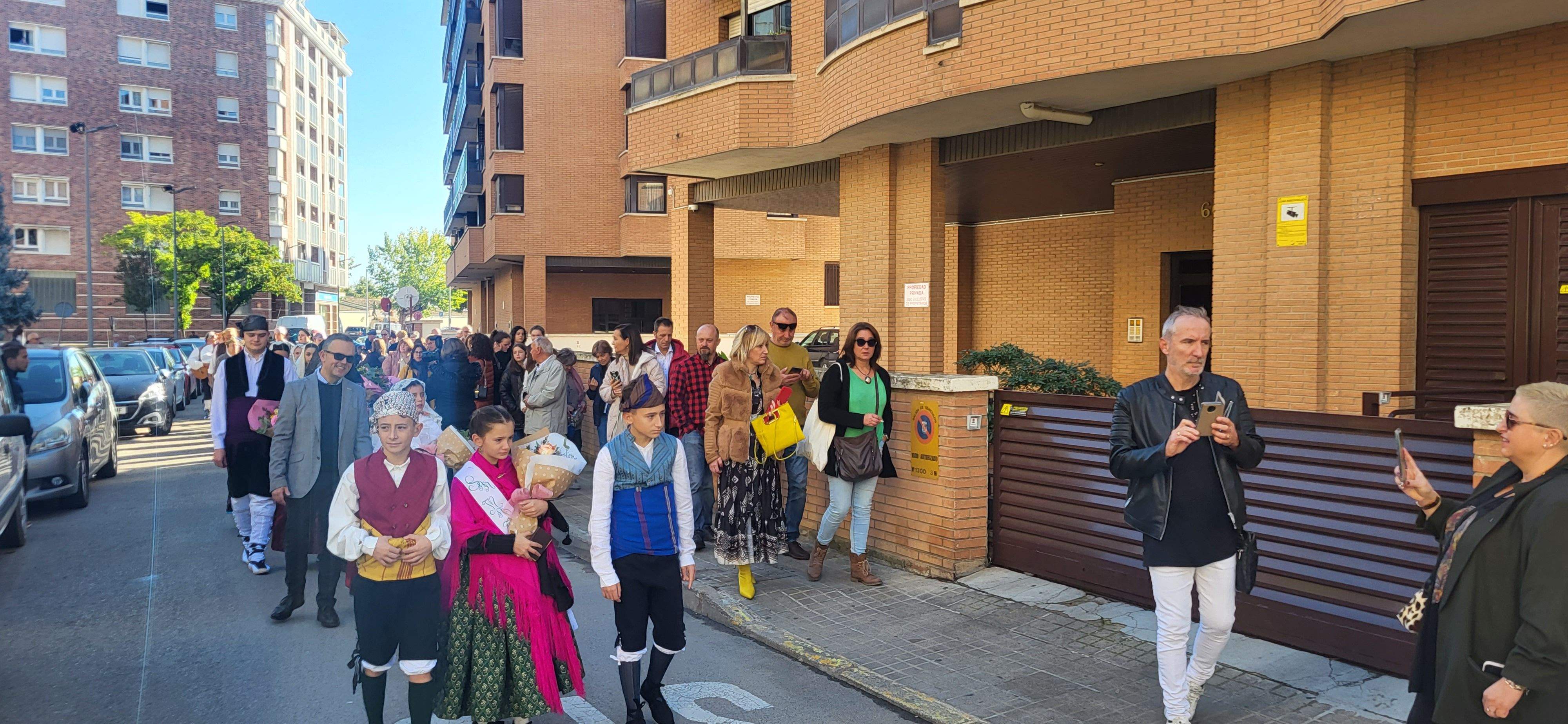 Ofrenda de flores y frutos del barrio de Santo Domingo y San Martín. Foto Myriam Martínez 