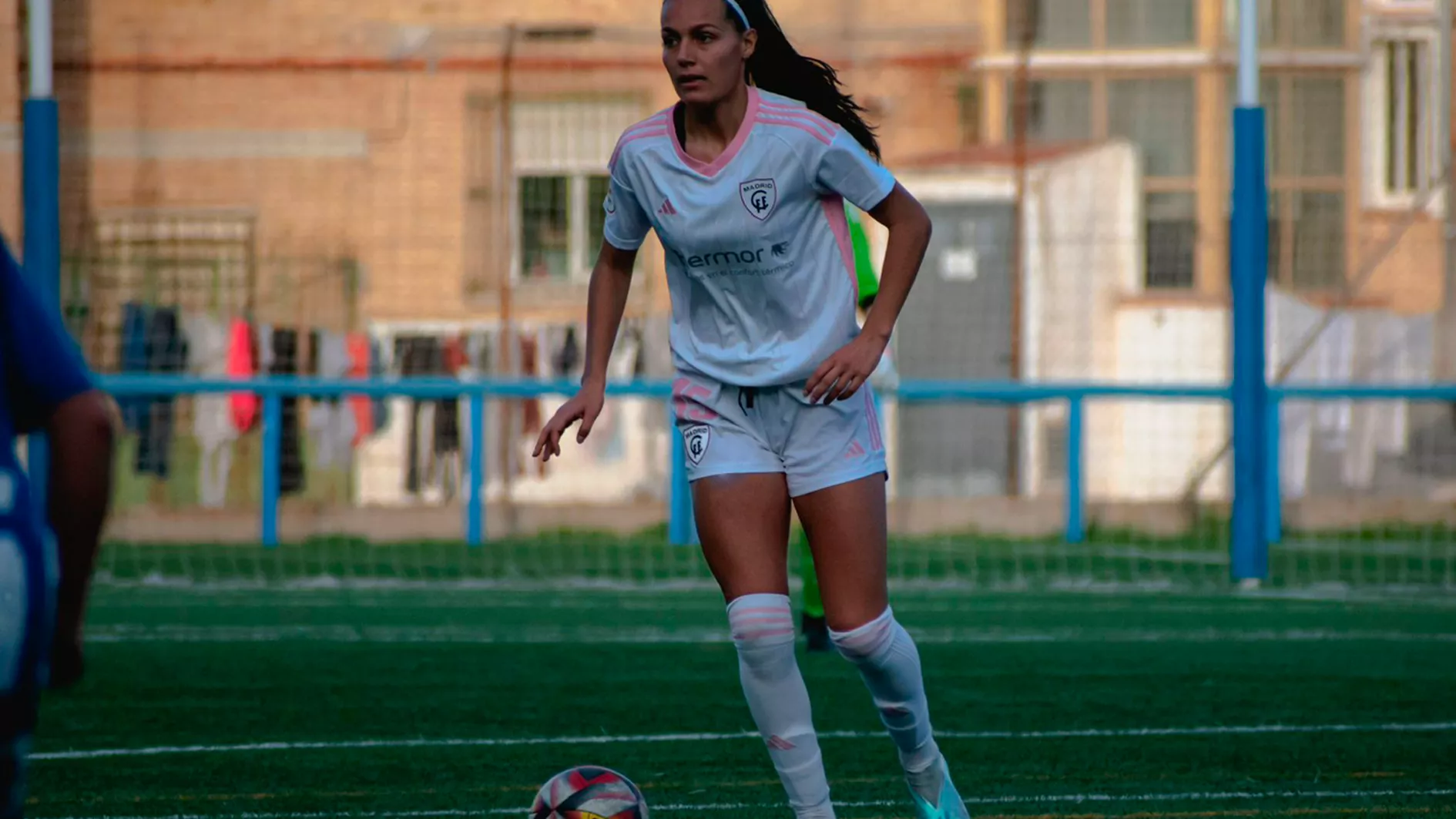 Beatriz Mosquera se suma a la defensa del Huesca Femenino