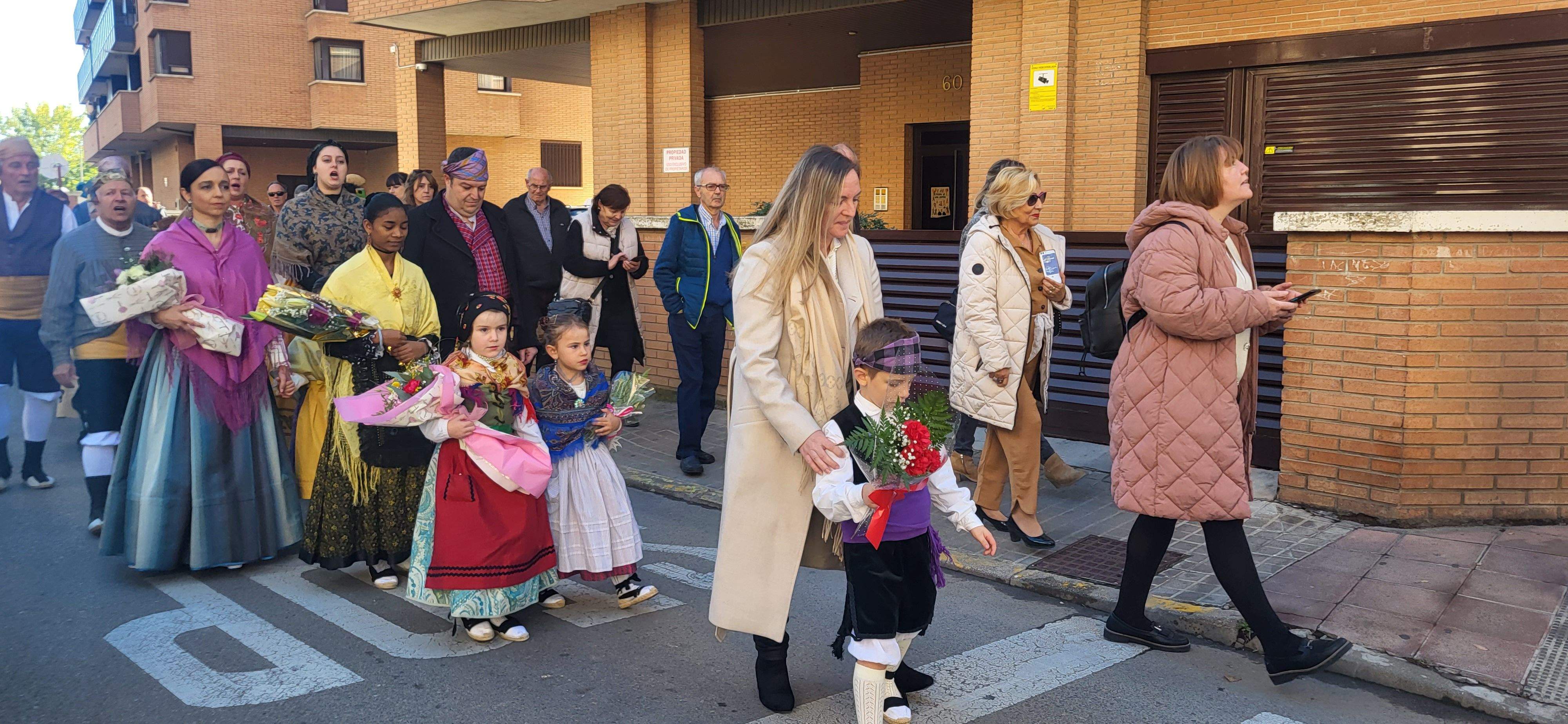 Ofrenda de flores y frutos del barrio de Santo Domingo y San Martín. Foto Myriam Martínez 