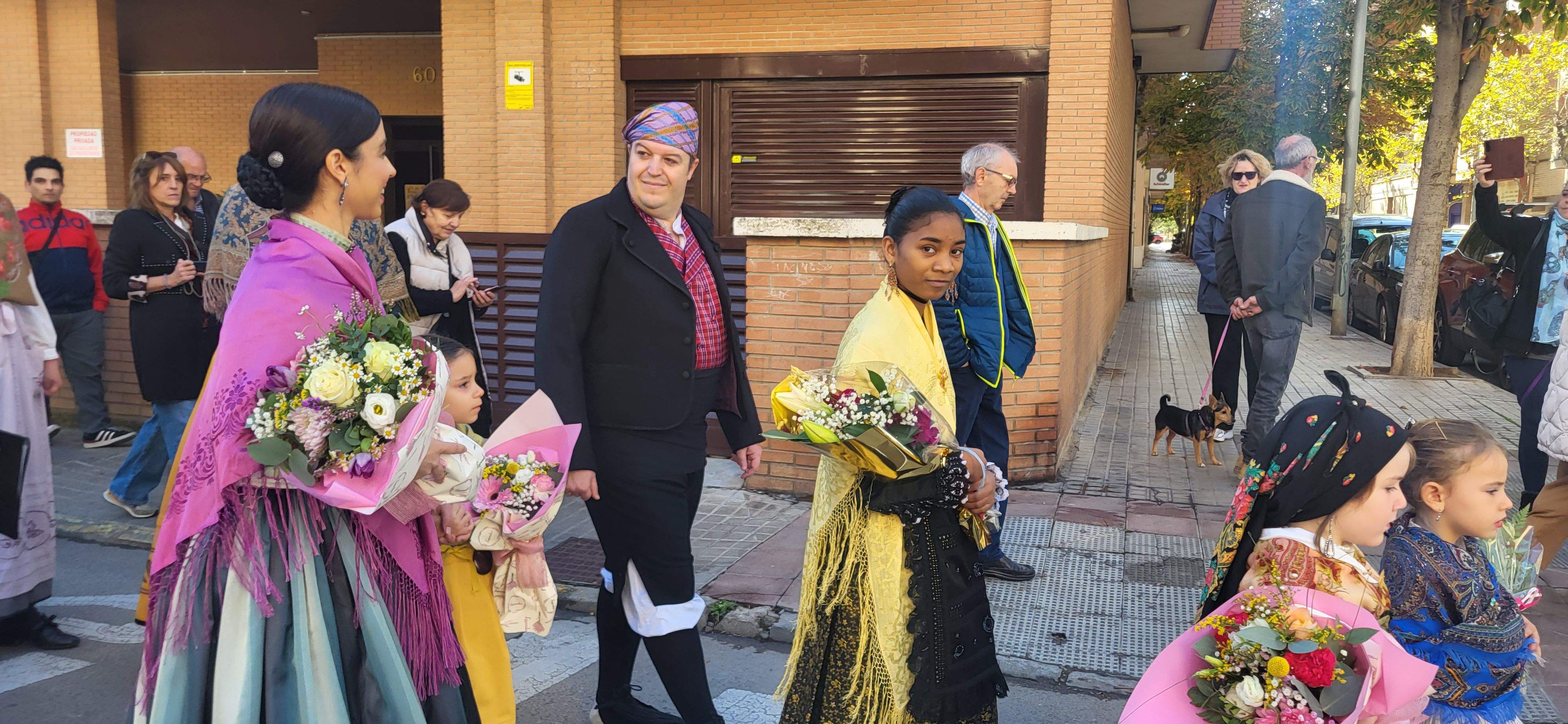 Ofrenda de flores y frutos del barrio de Santo Domingo y San Martín. Foto Myriam Martínez 