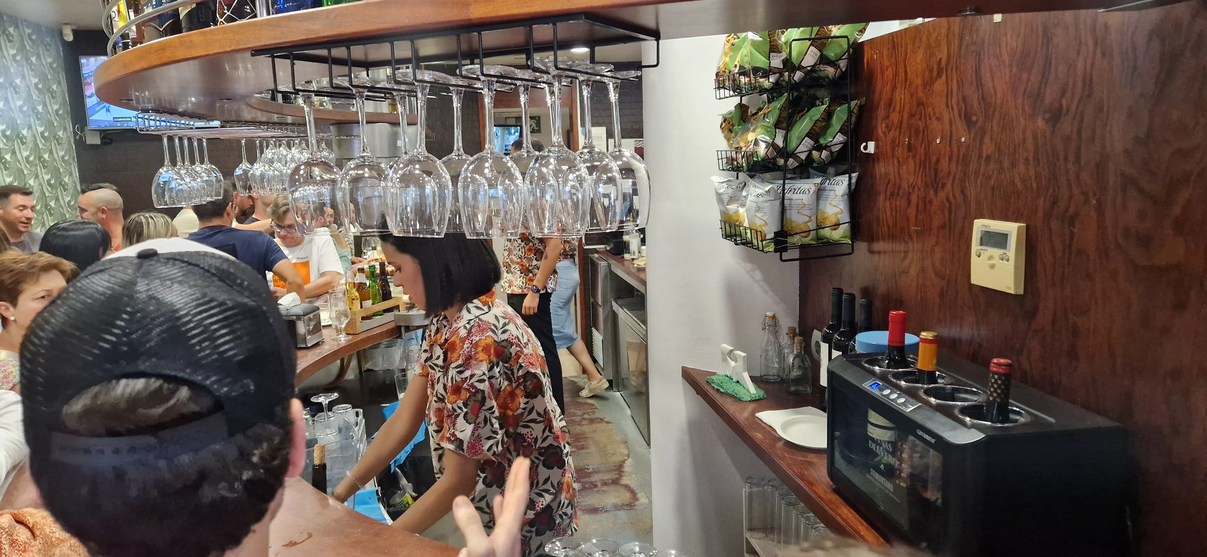 Inauguración del nuevo bar Ágora de Huesca. Foto Myriam Martínez 