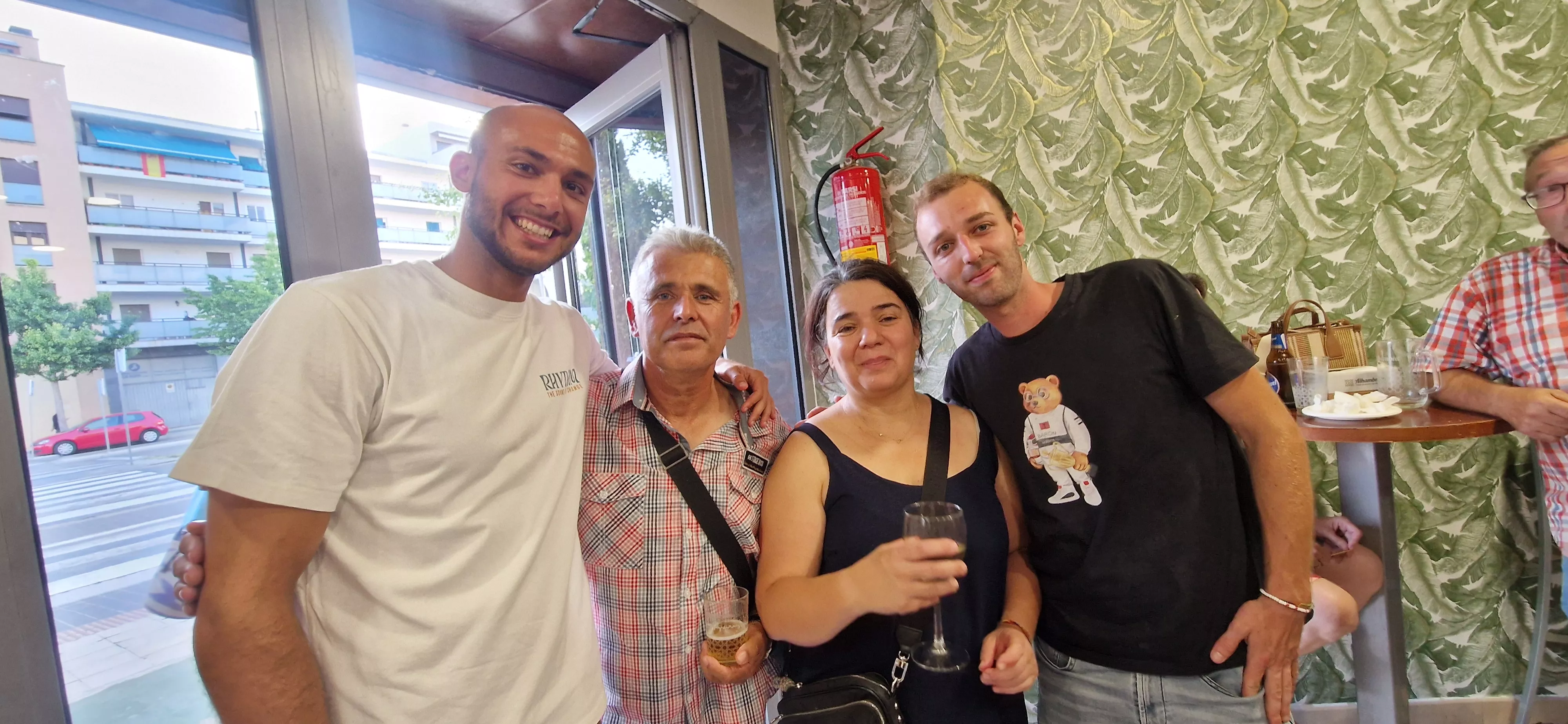 Inauguración del nuevo bar Ágora de Huesca. Foto Myriam Martínez 