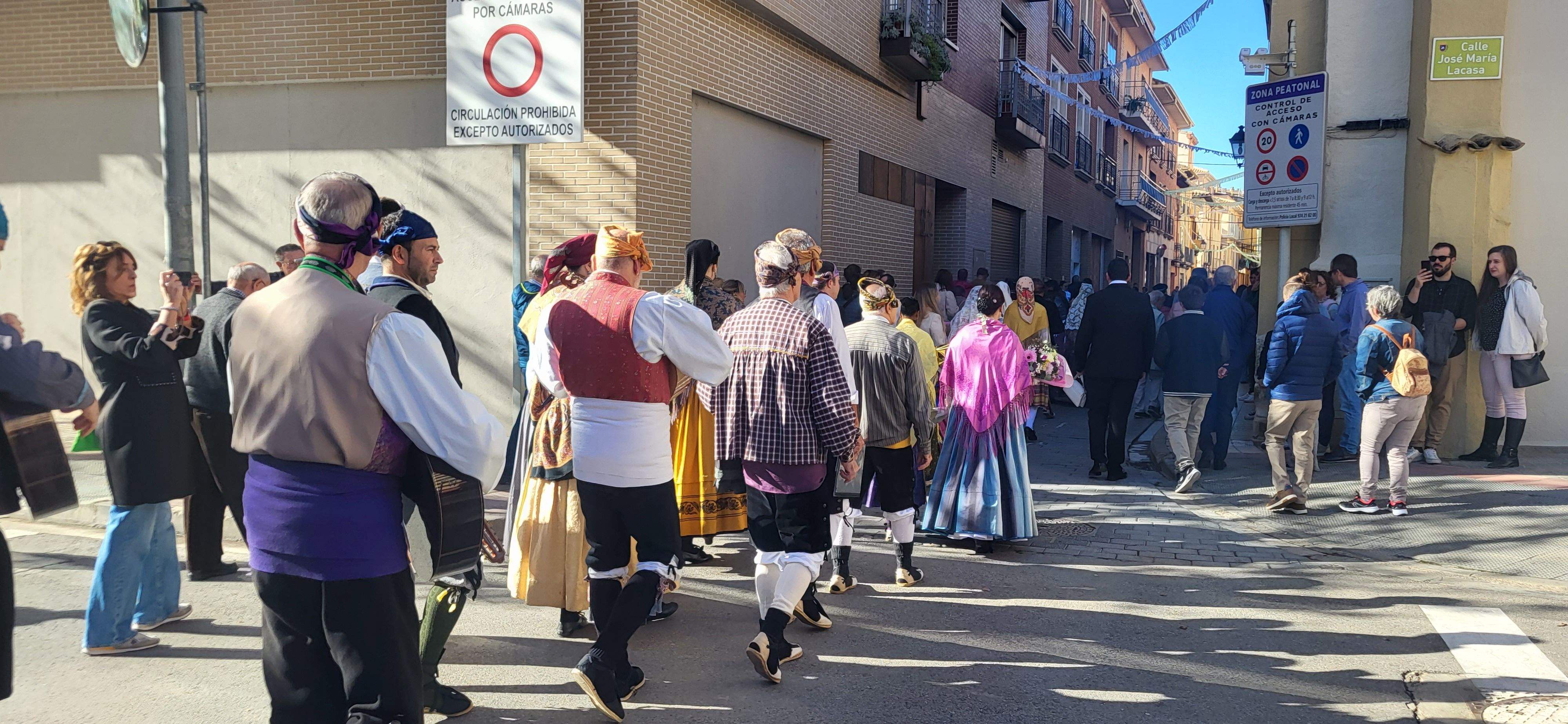 Ofrenda de flores y frutos del barrio de Santo Domingo y San Martín. Foto Myriam Martínez 