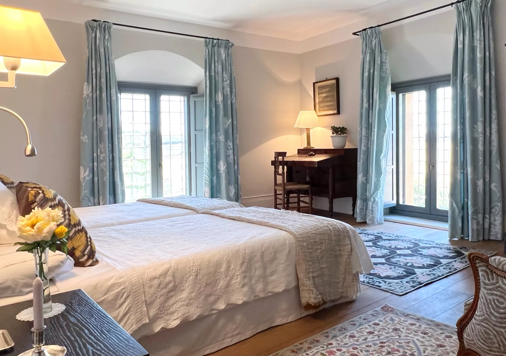 Interior del Castillo de Corvinos.