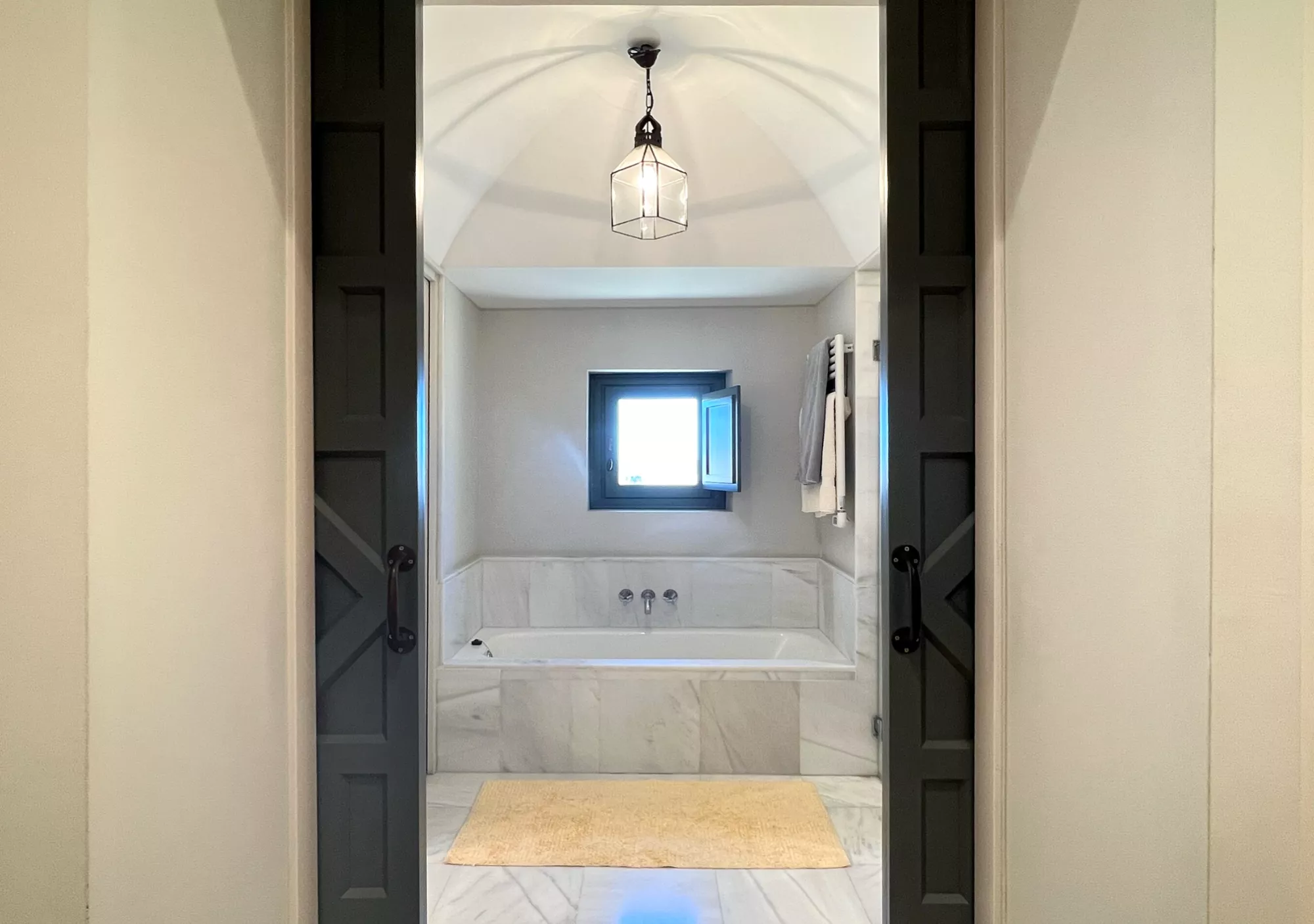 Interior del Castillo de Corvinos.