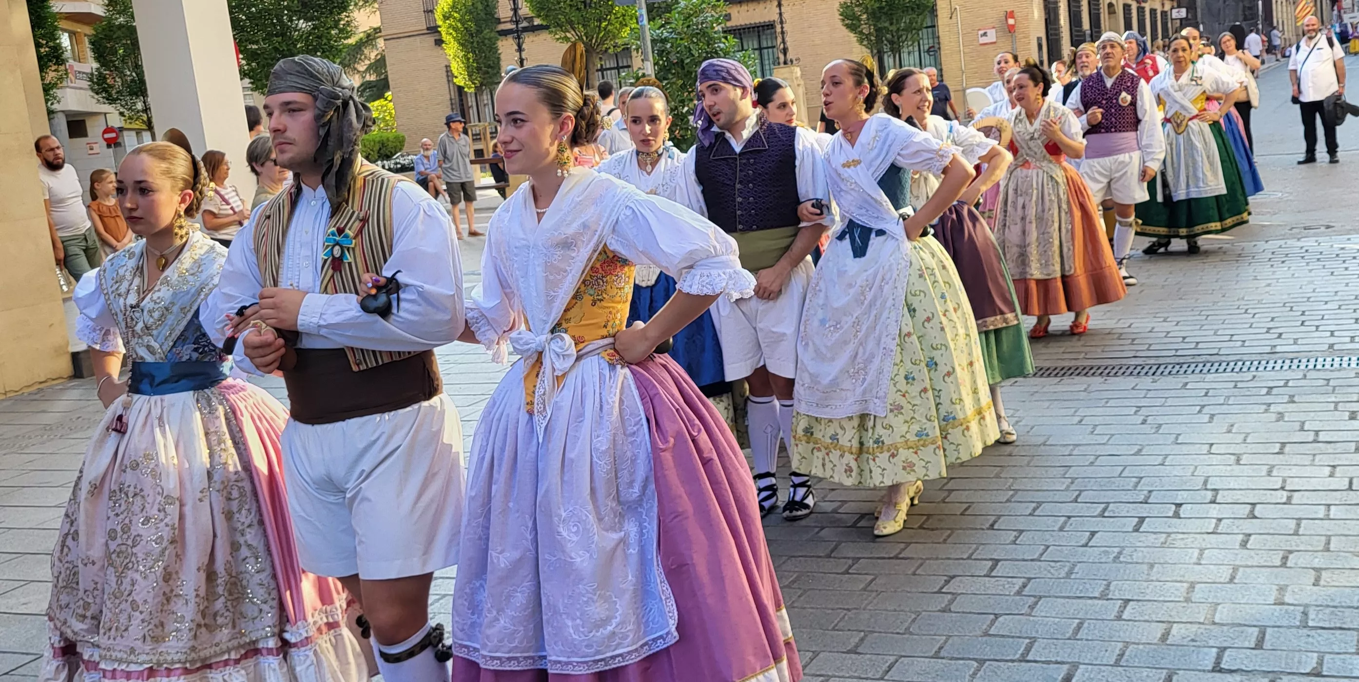 24º Festival Castillo de Montearagón: Pasacalles por el centro de Huesca. Foto Mercedes Manterola