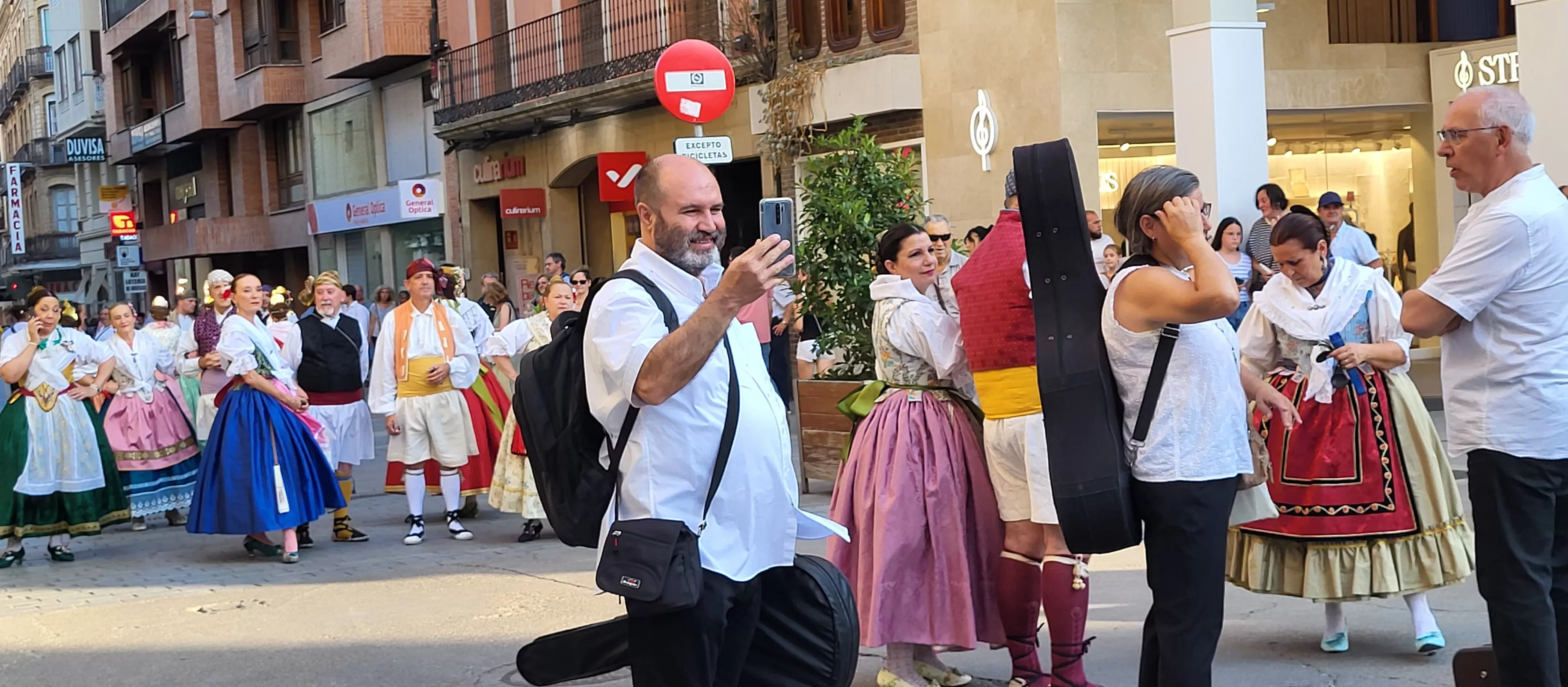24º Festival Castillo de Montearagón: Pasacalles por el centro de Huesca. Foto Mercedes Manterola