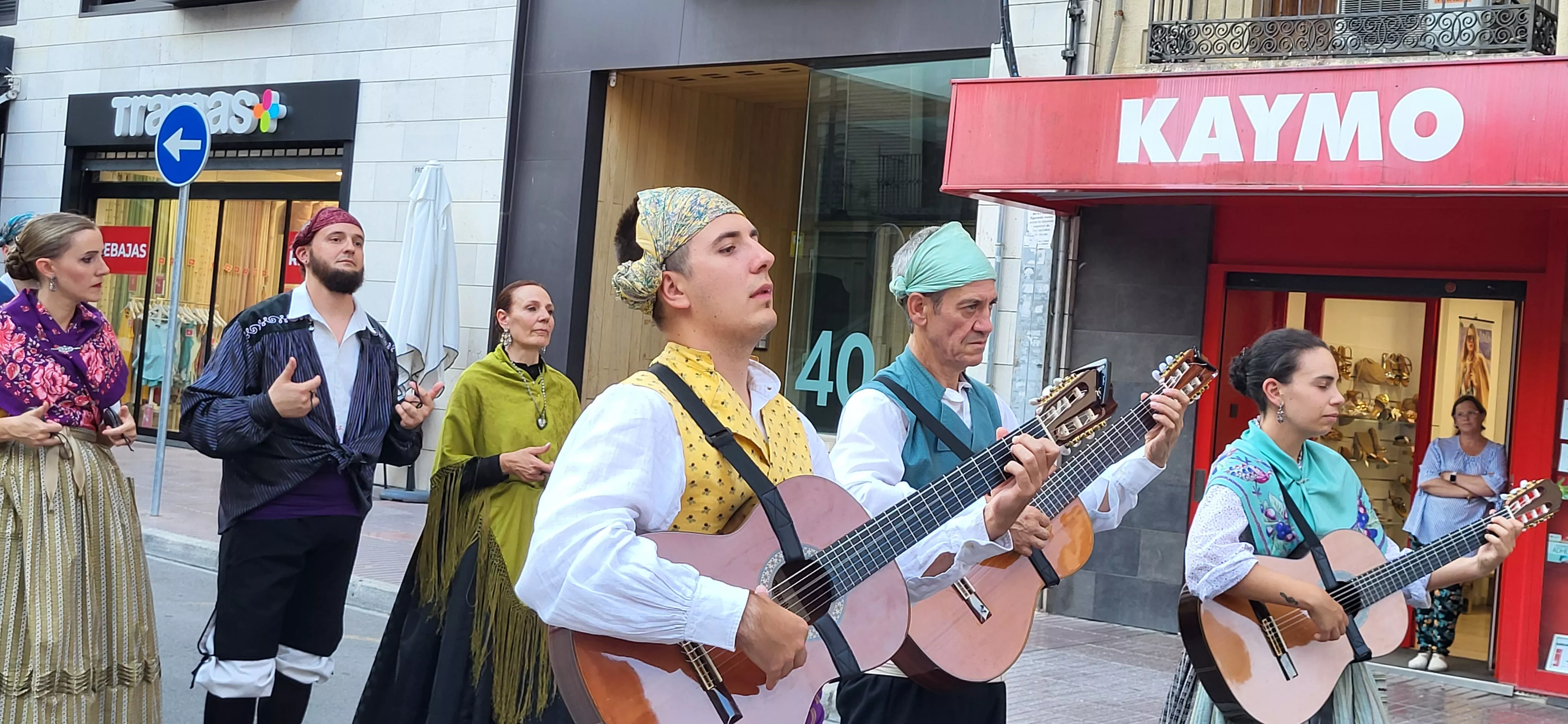 24º Festival Castillo de Montearagón: Pasacalles por el centro de Huesca. Foto Mercedes Manterola