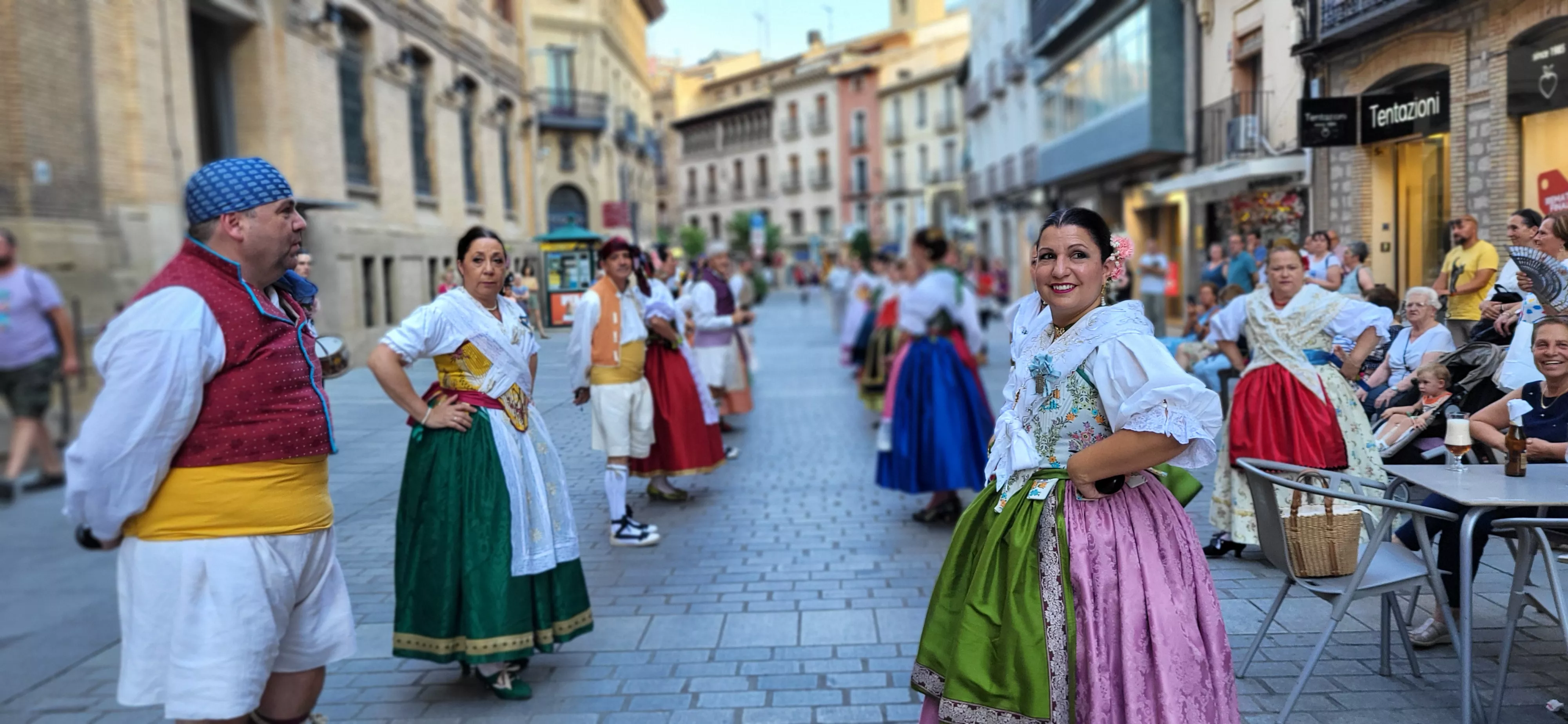 24º Festival Castillo de Montearagón: Pasacalles por el centro de Huesca. Foto Mercedes Manterola