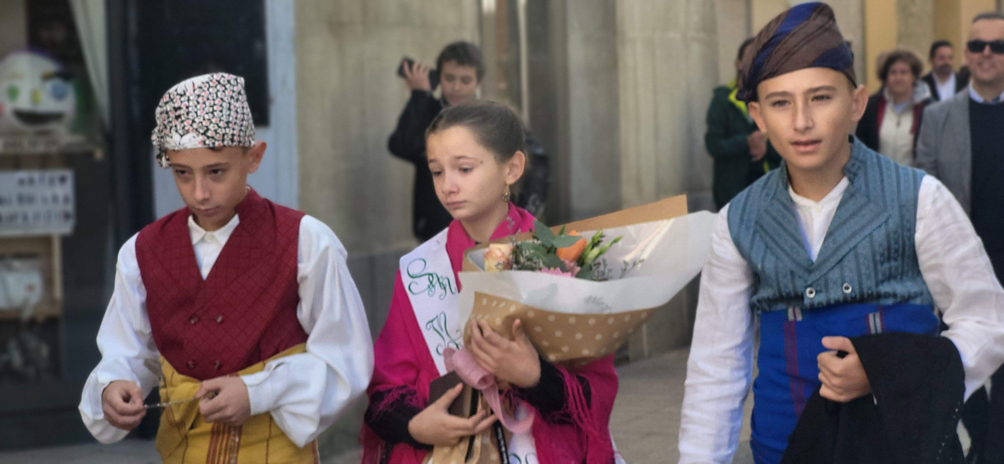 Ofrenda de flores y frutos del barrio de Santo Domingo y San Martín. Foto Myriam Martínez 