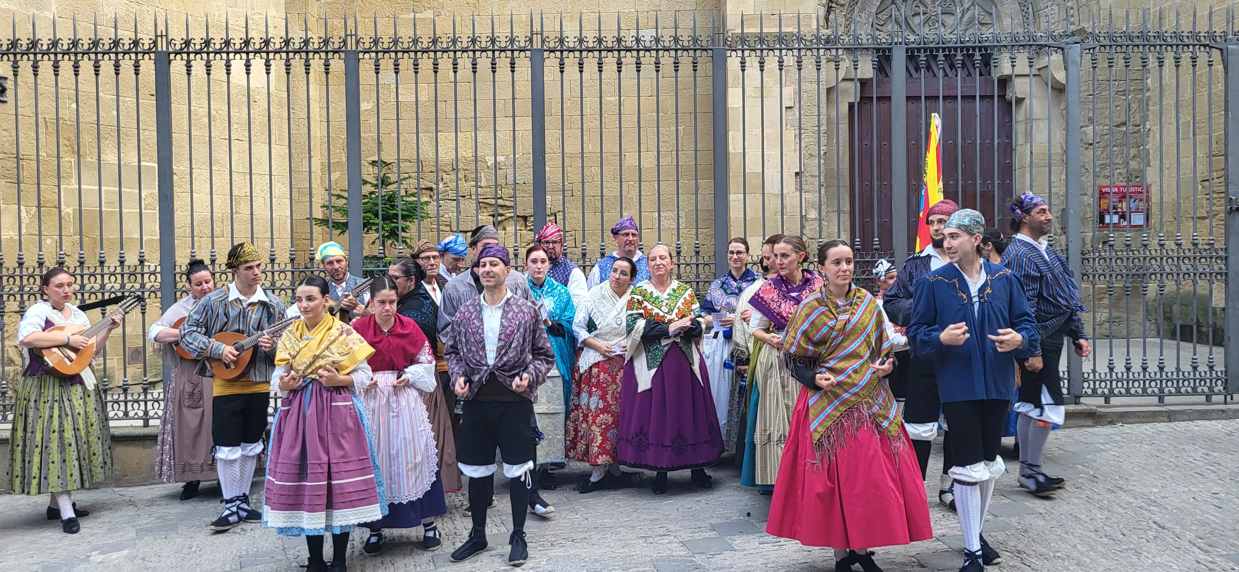 24º Festival Castillo de Montearagón: Pasacalles por el centro de Huesca. Foto Mercedes Manterola