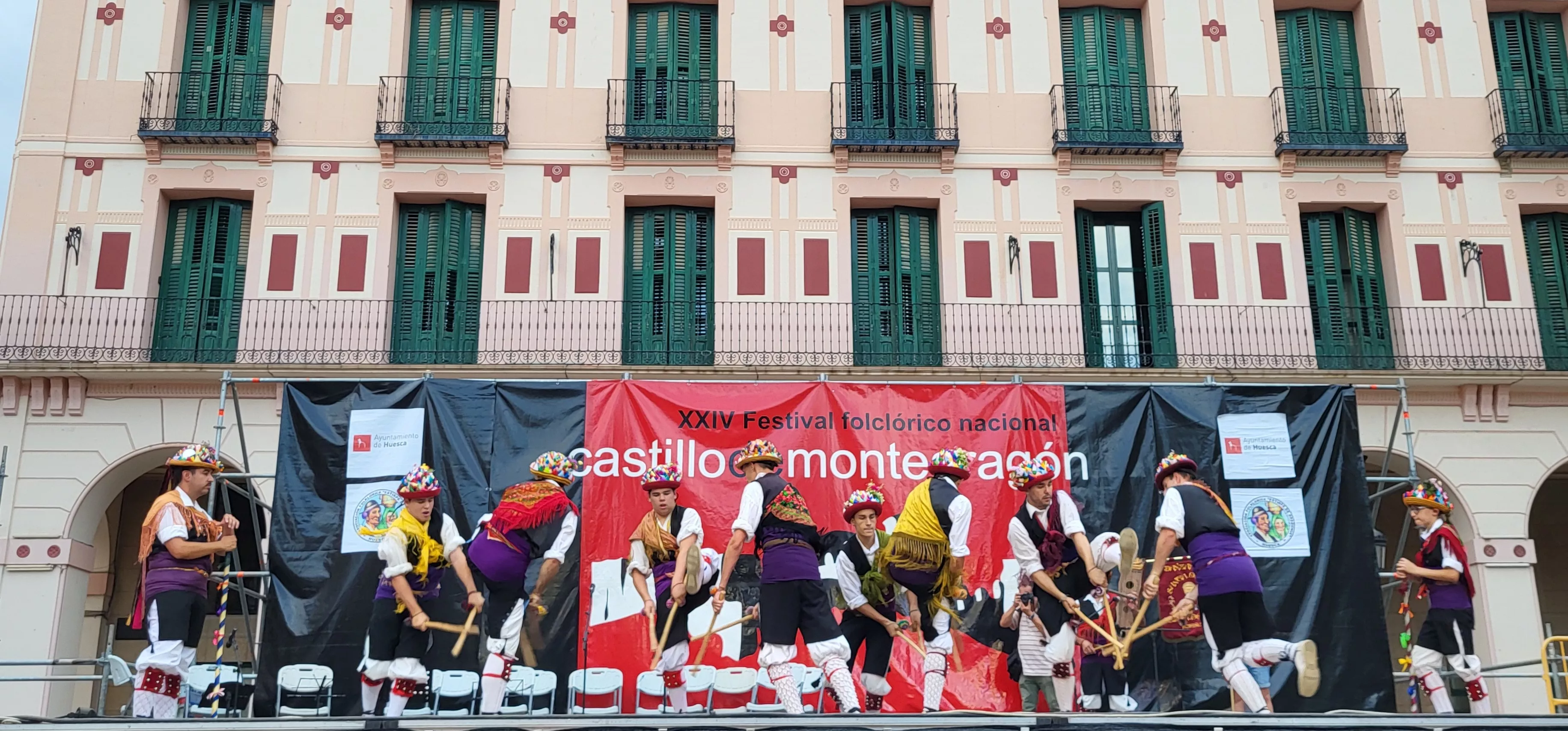 24º Festival Castillo de Montearagón: Actuación en la plaza López Allué. Foto Mercedes Manterola