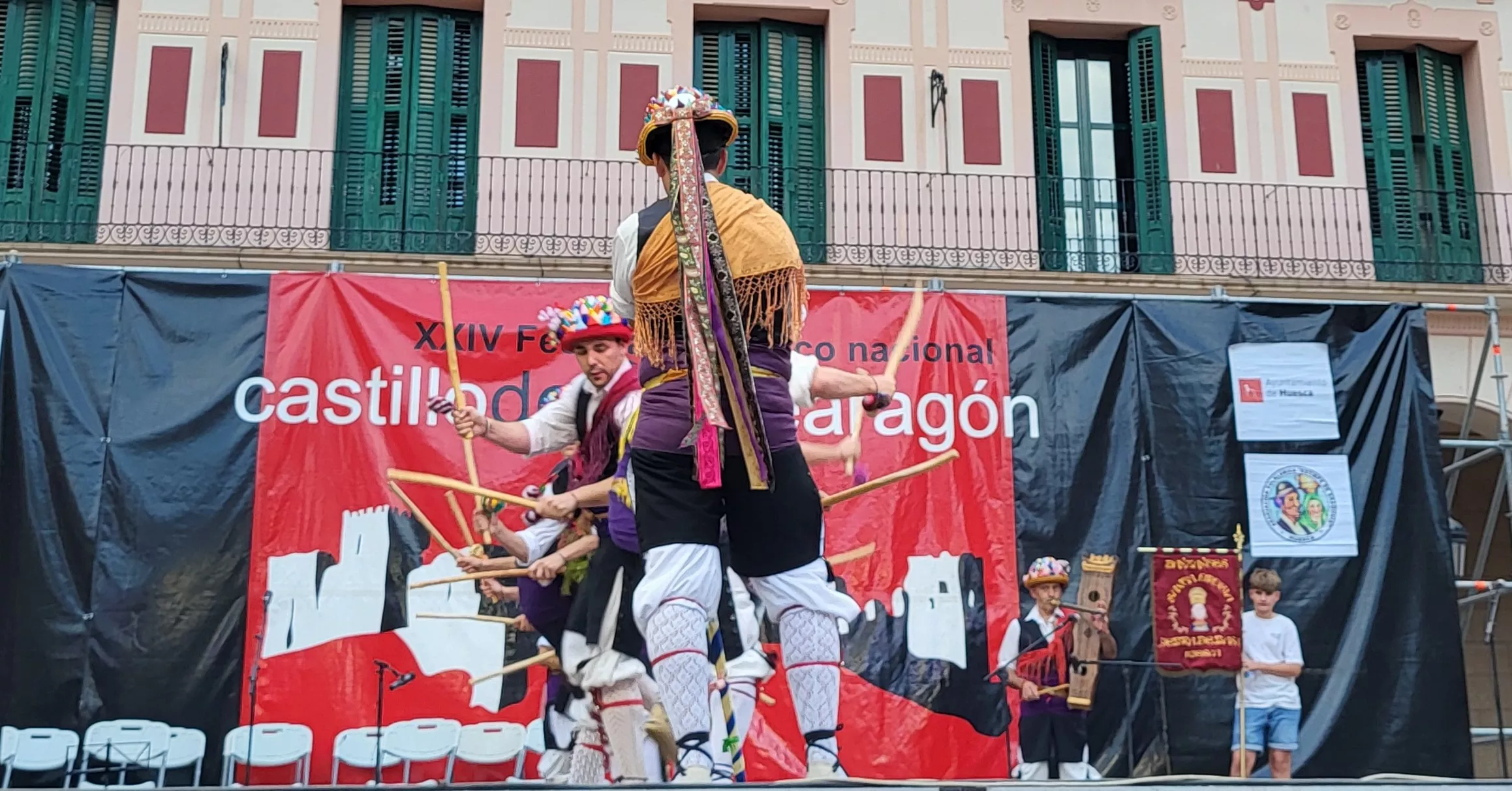 24º Festival Castillo de Montearagón: Actuación en la plaza López Allué. Foto Mercedes Manterola